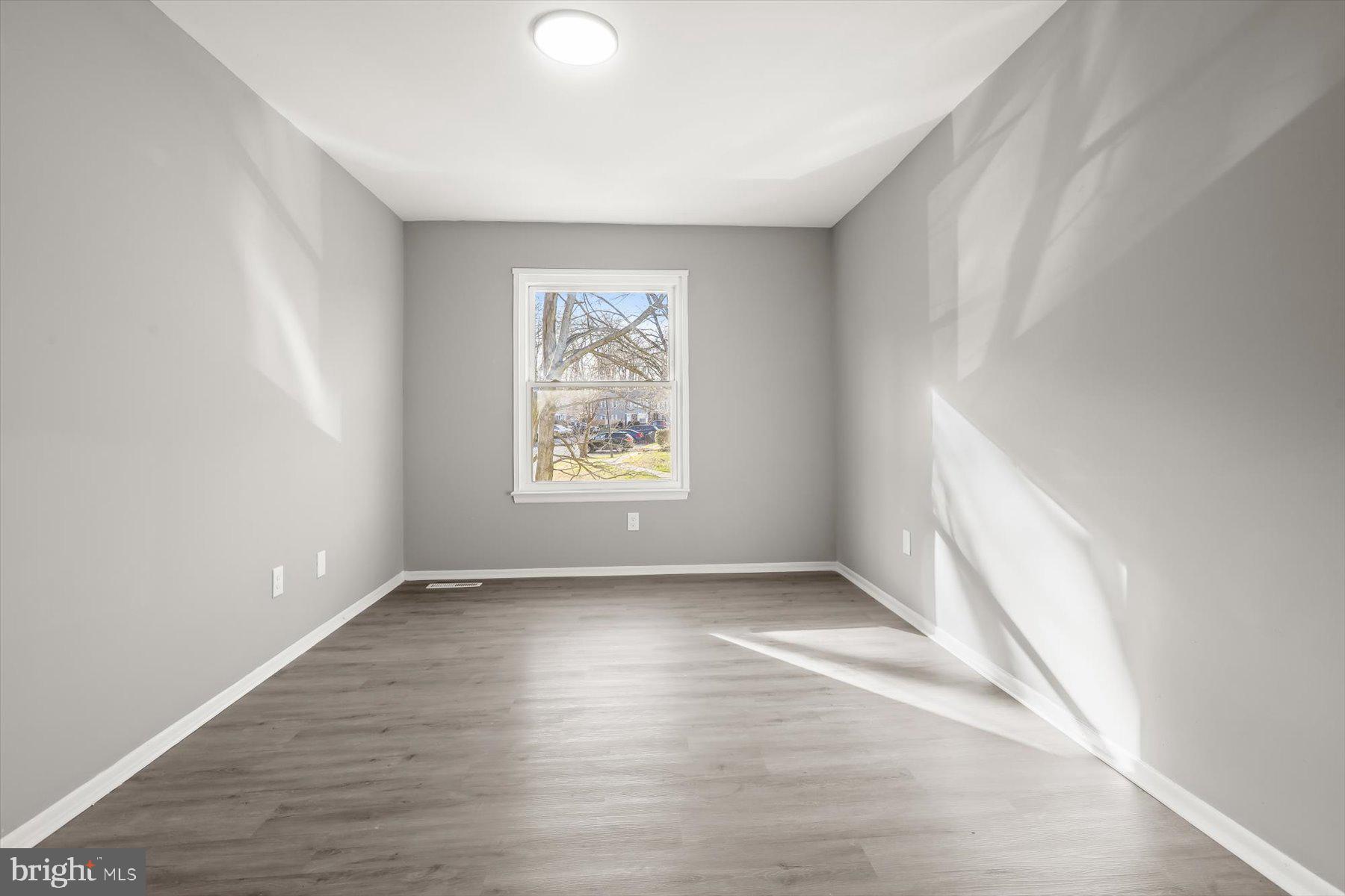 HARFORD SQUARE - Residential