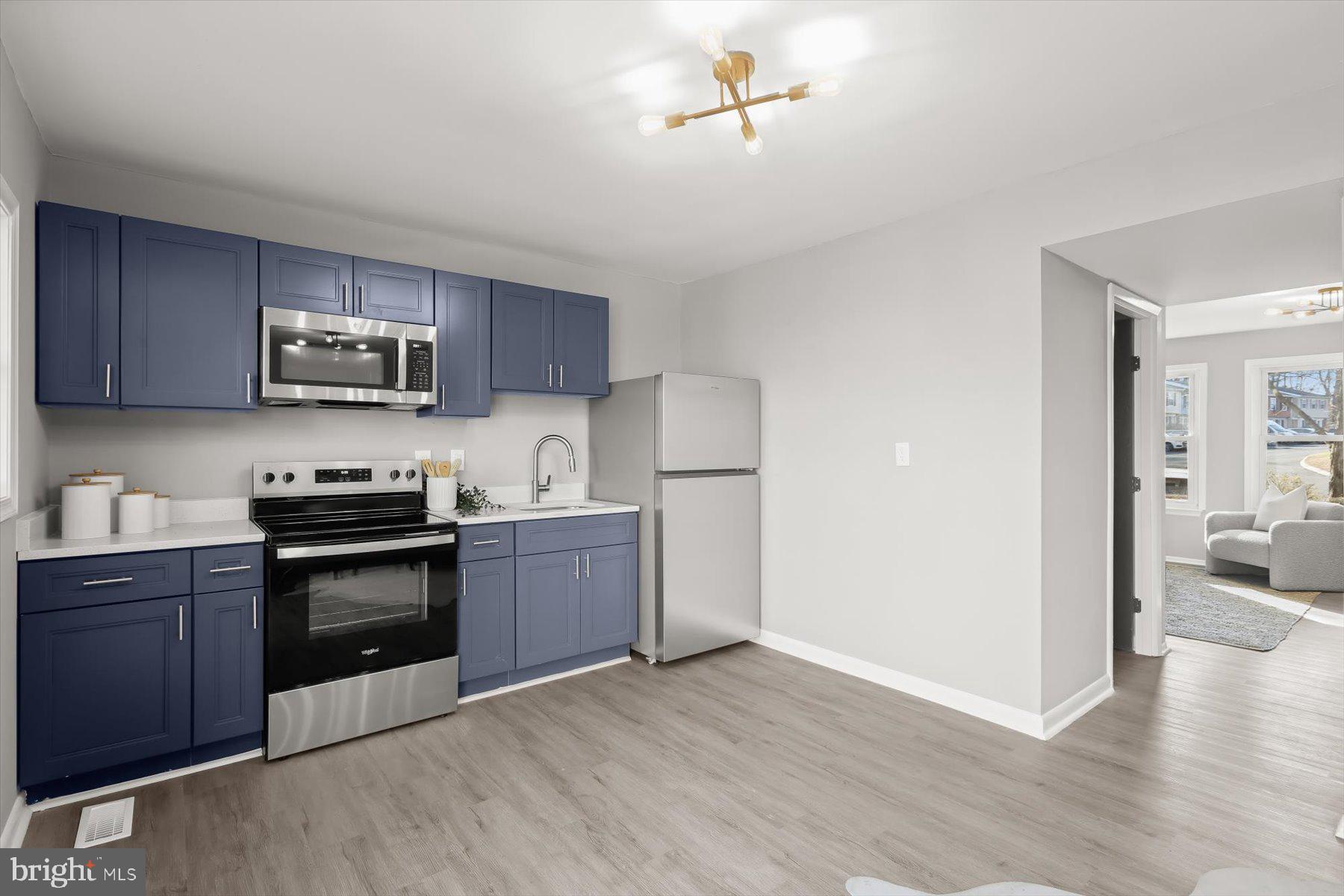 HARFORD SQUARE - Residential