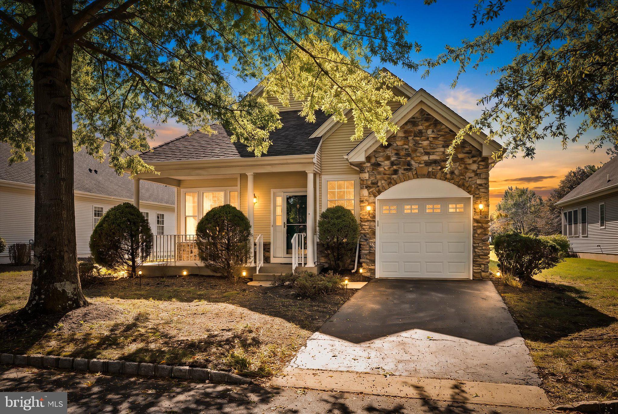 14 HUMMINGBIRD DRIVE
