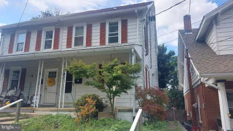 Townhouse For Sale - 5 Monroe Street<br/> MOHNTON, PA 19540