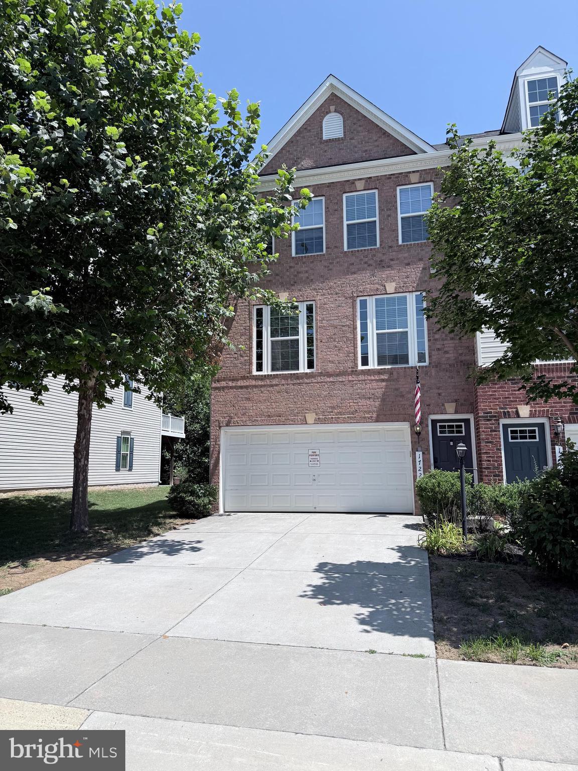 1722 DOROTHY LANE