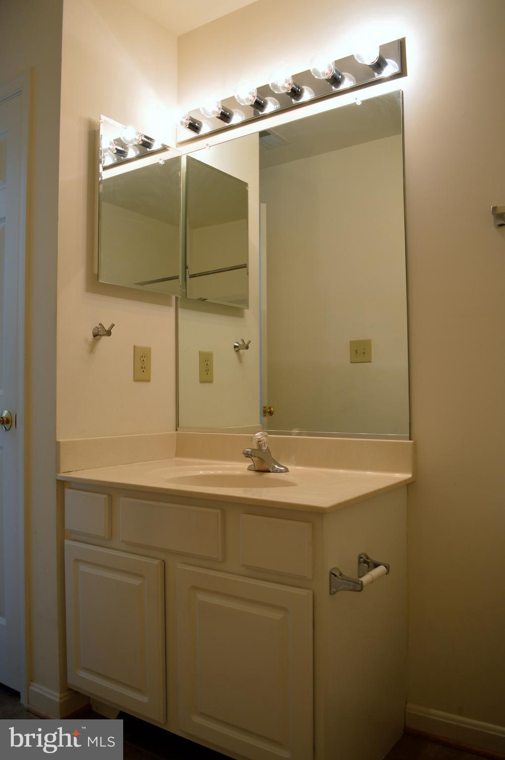 SALEM FIELDS - Residential Lease