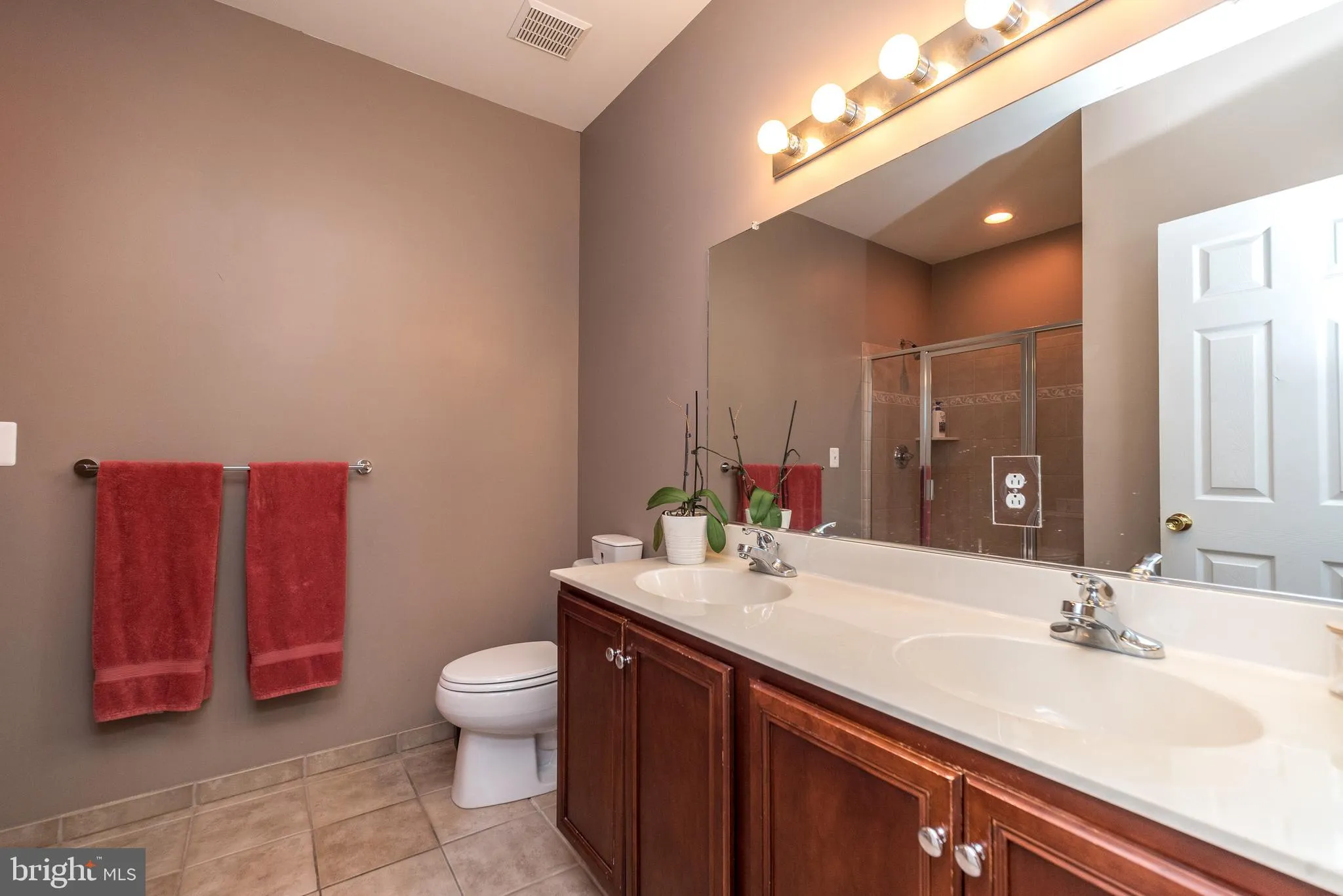 Philadelphia, Pennsylvania 19121, United States, 3 Bedrooms Bedrooms, ,3 BathroomsBathrooms,Residential,Contingent,29912