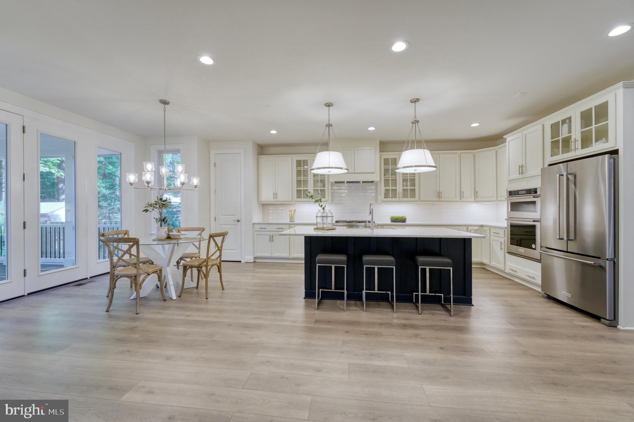 VICTORIA WOODS - Residential