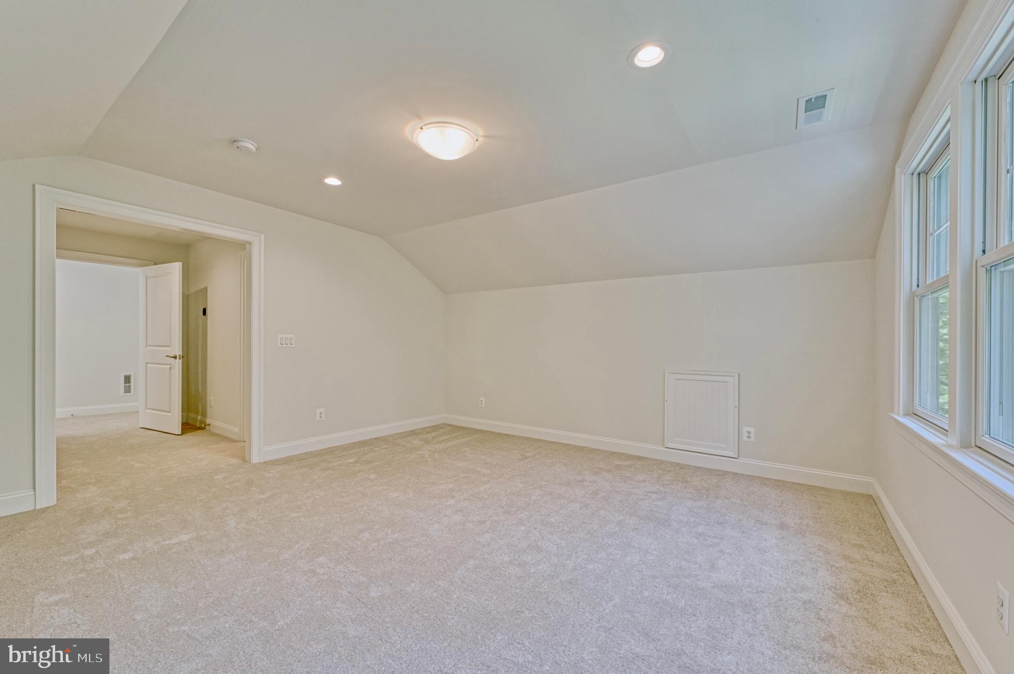 VICTORIA WOODS - Residential