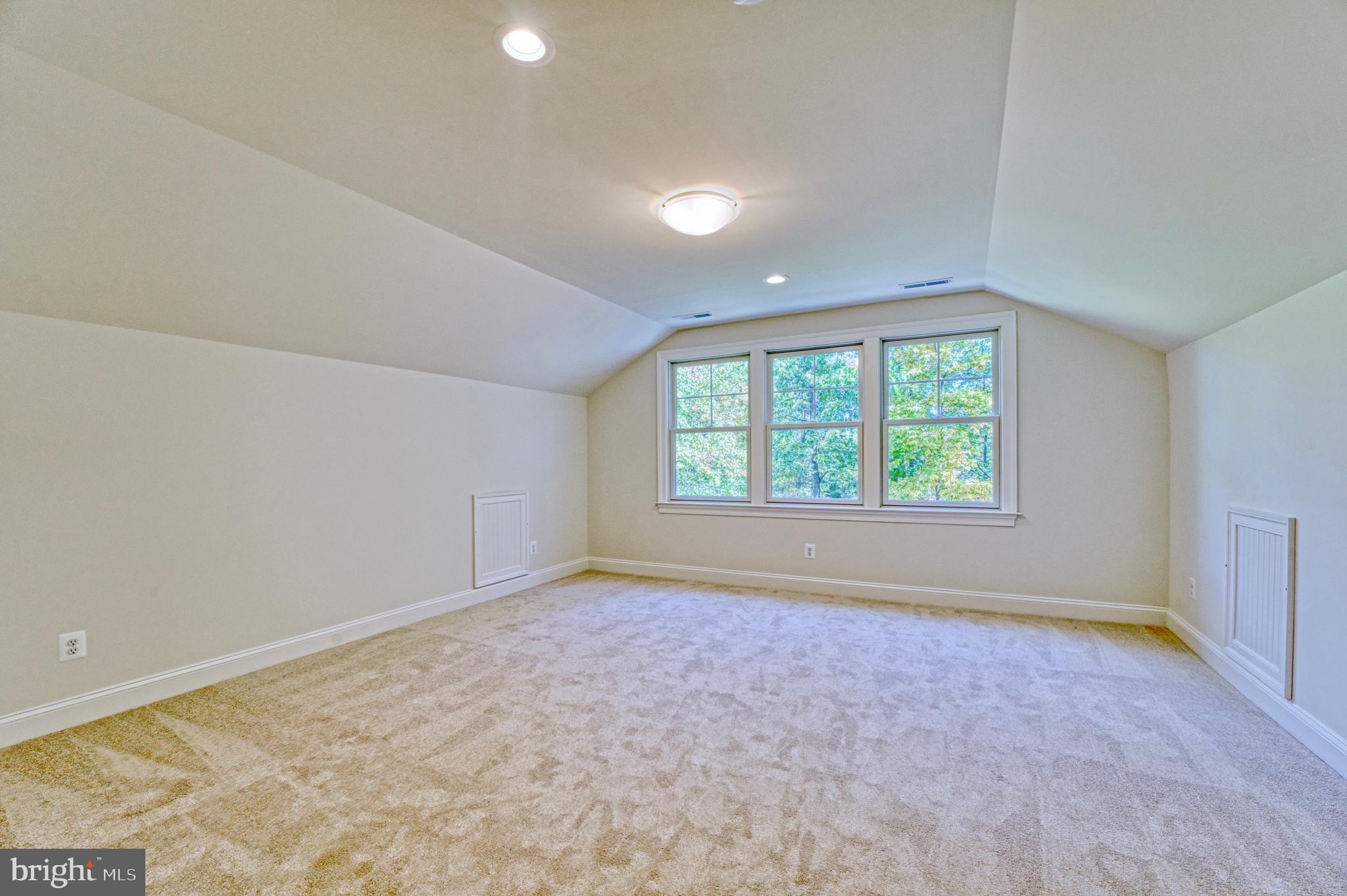 VICTORIA WOODS - Residential