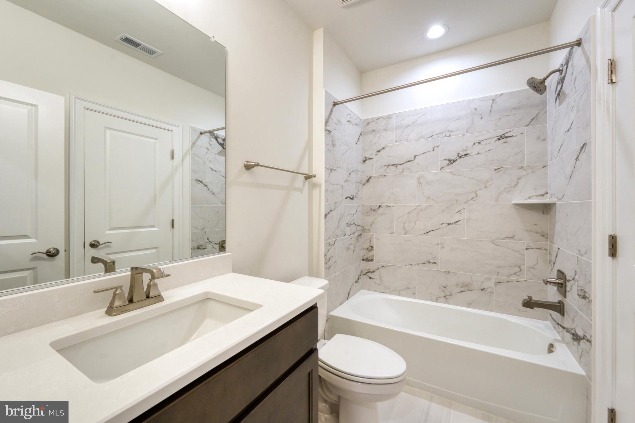 VICTORIA WOODS - Residential