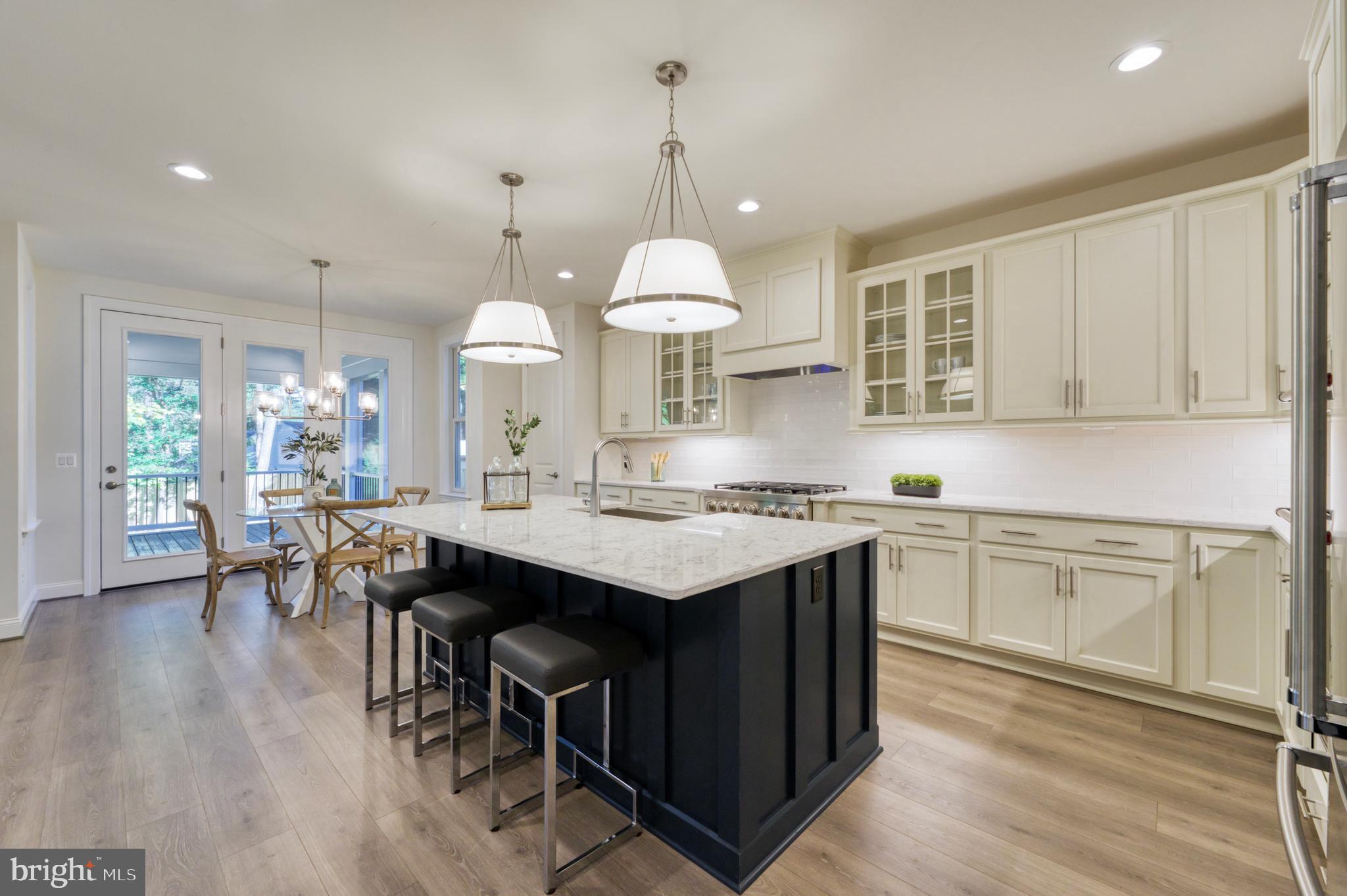 VICTORIA WOODS - Residential