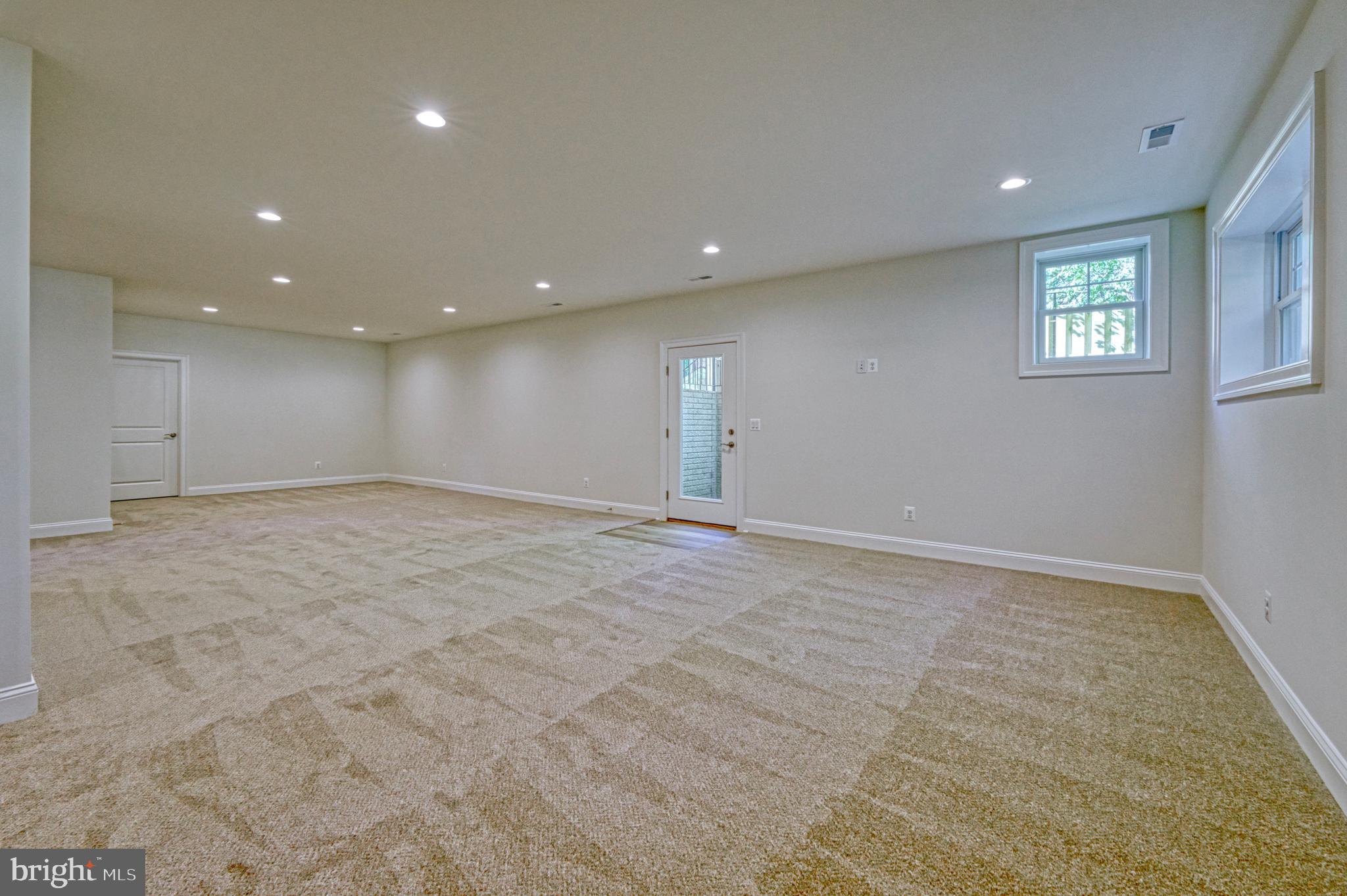 VICTORIA WOODS - Residential