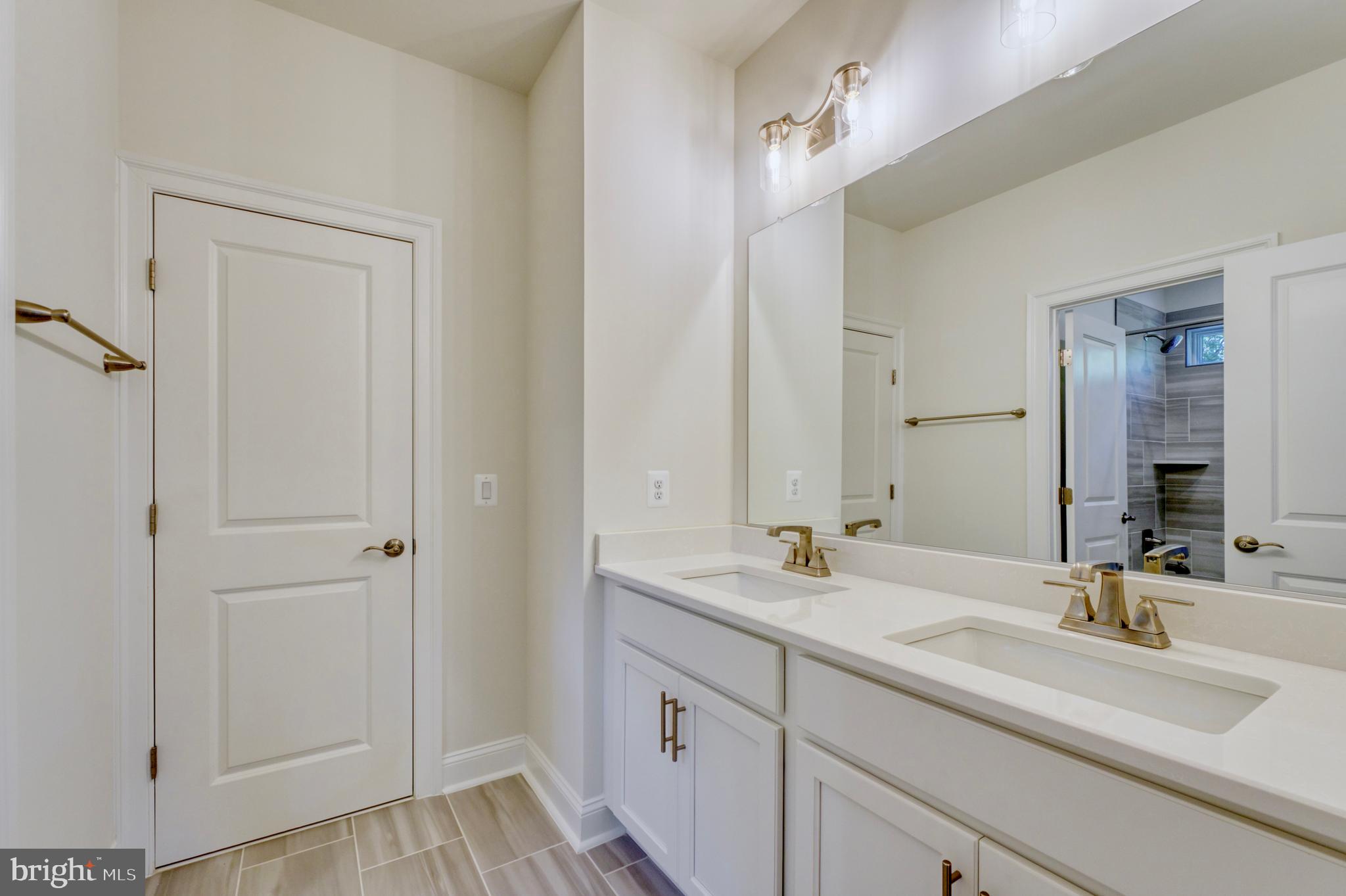 VICTORIA WOODS - Residential