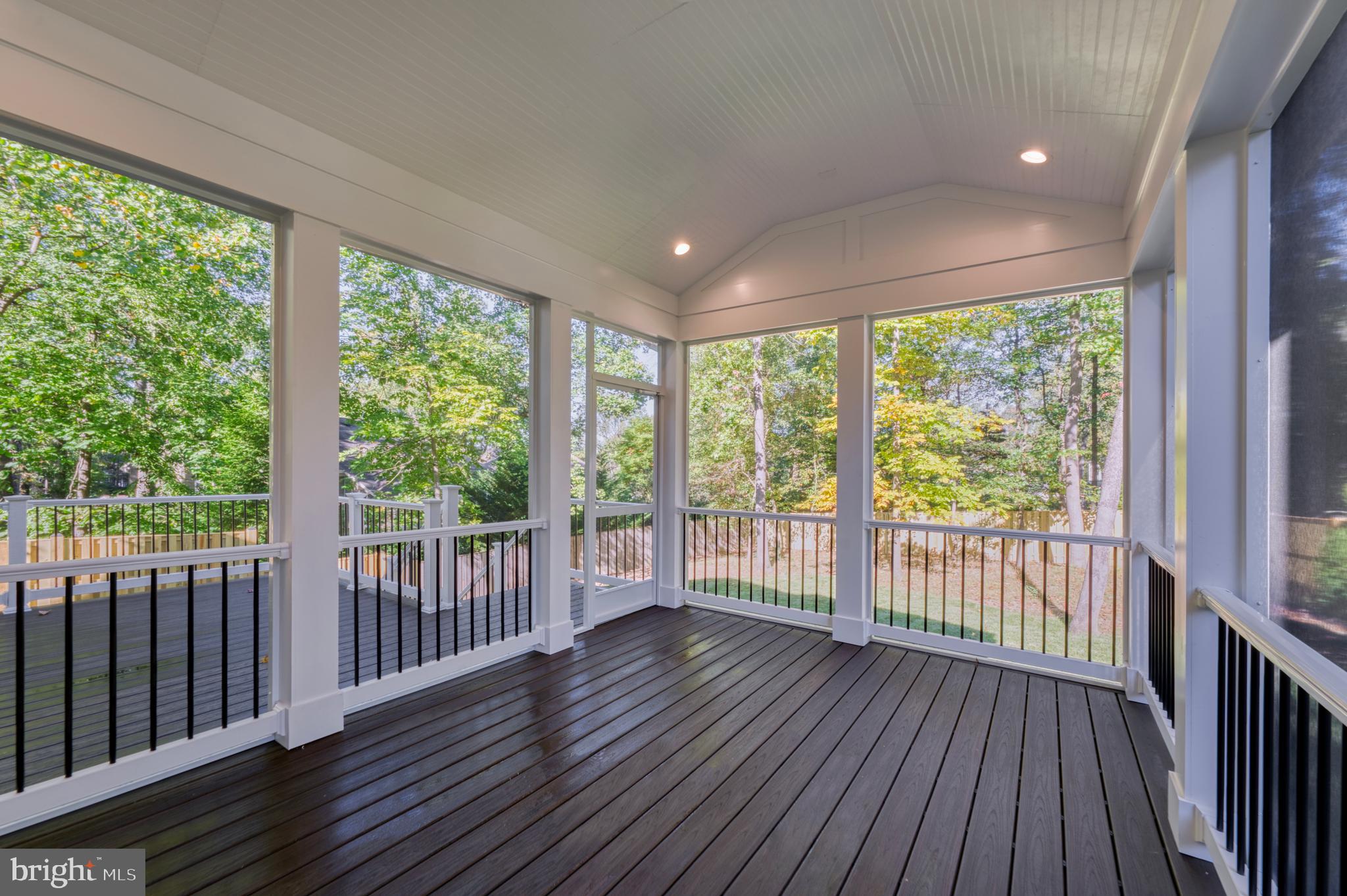 VICTORIA WOODS - Residential