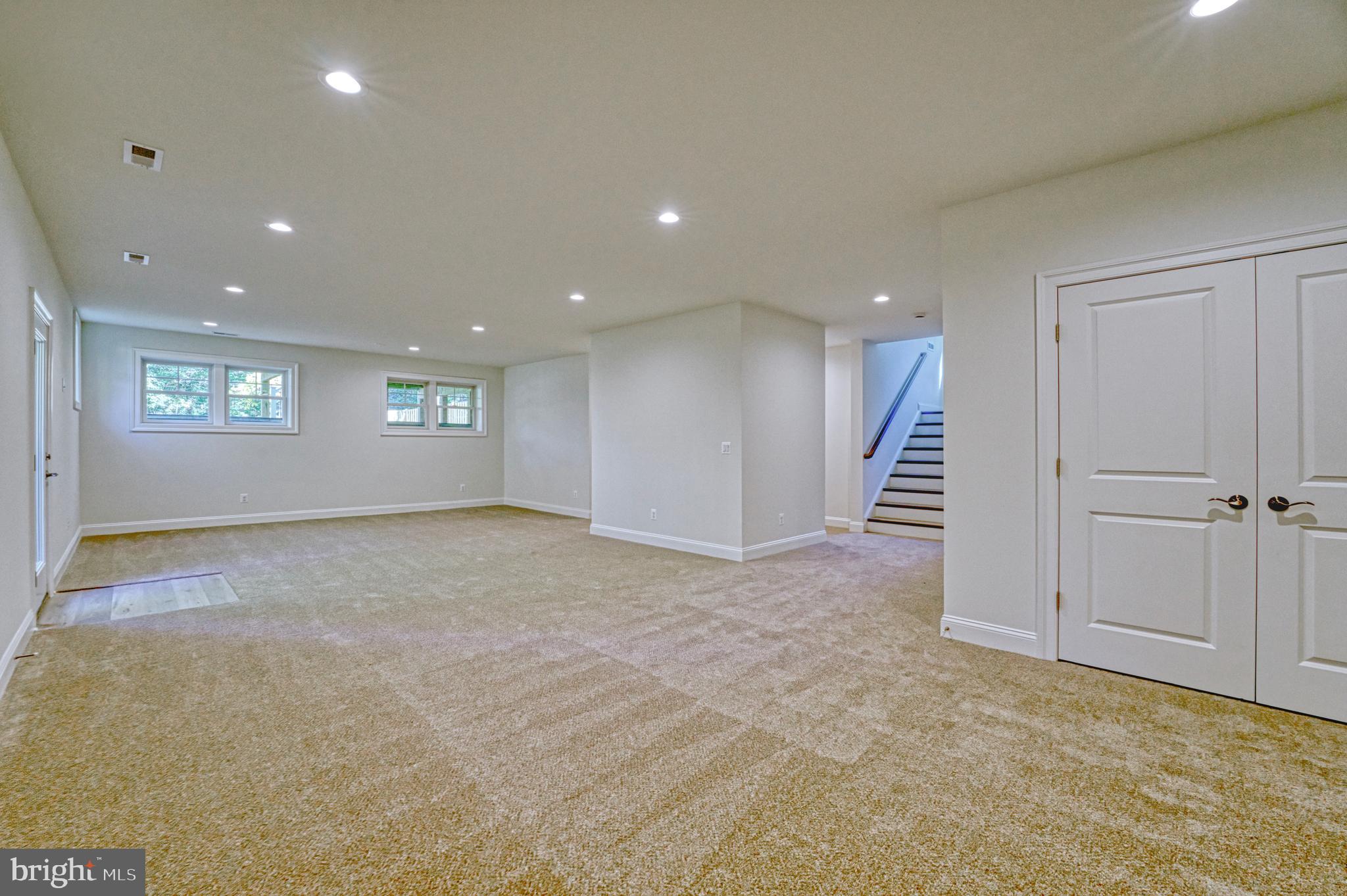 VICTORIA WOODS - Residential