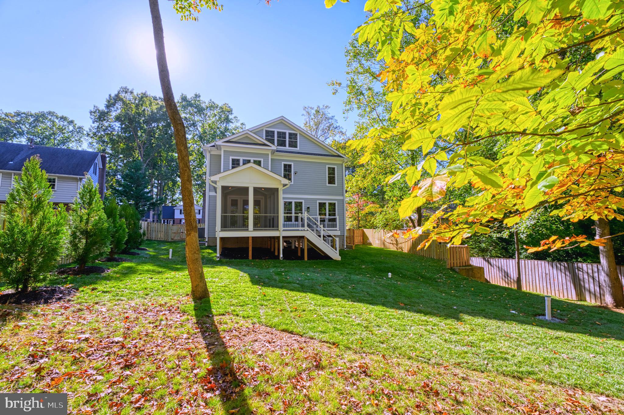 VICTORIA WOODS - Residential