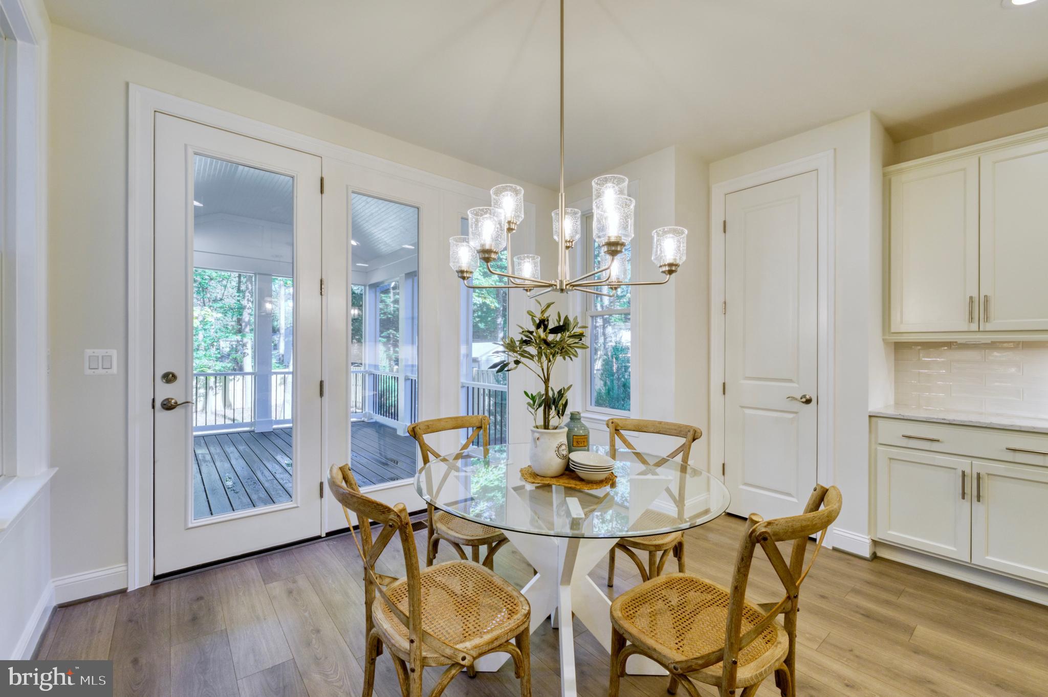 VICTORIA WOODS - Residential