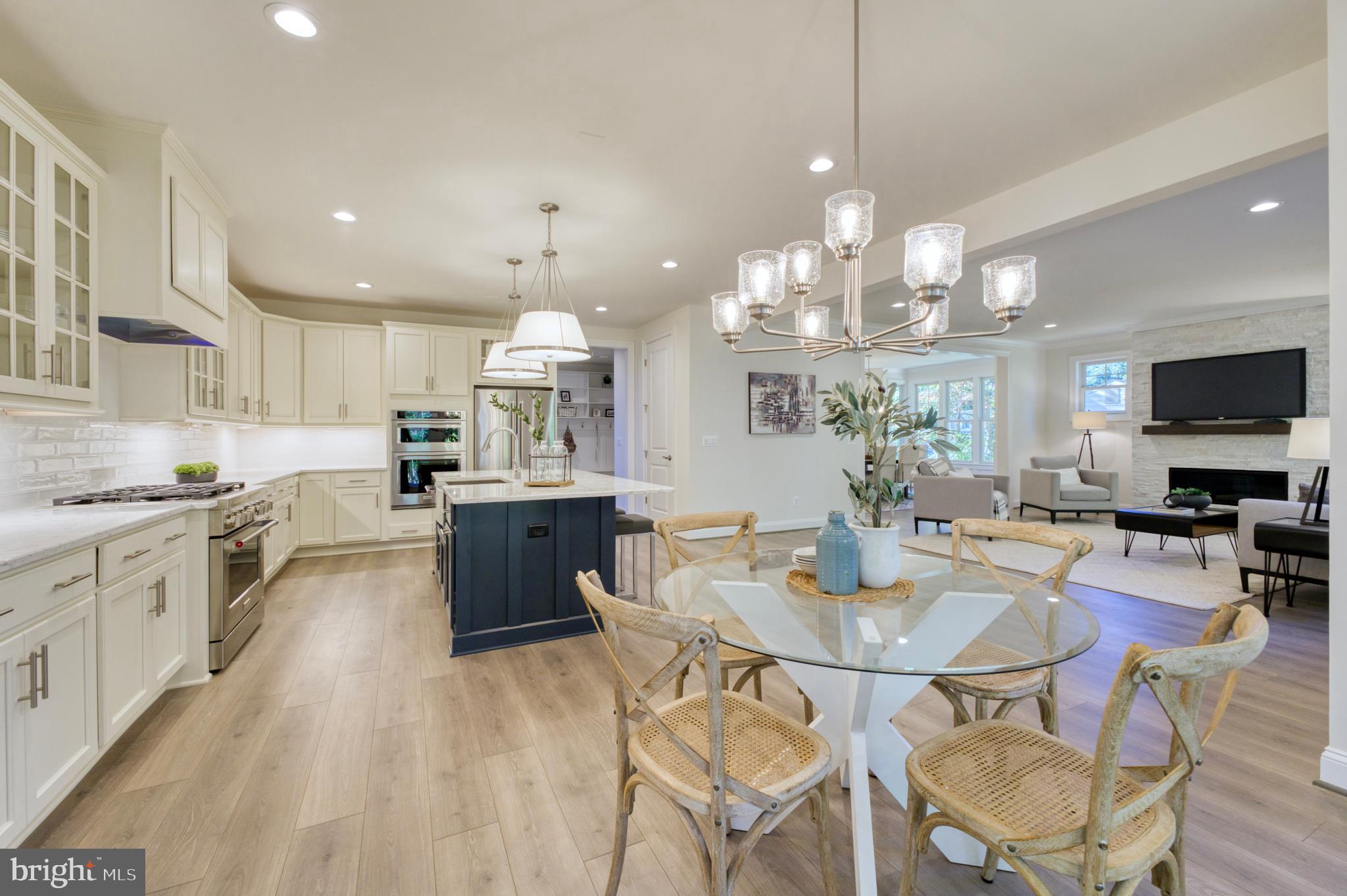 VICTORIA WOODS - Residential