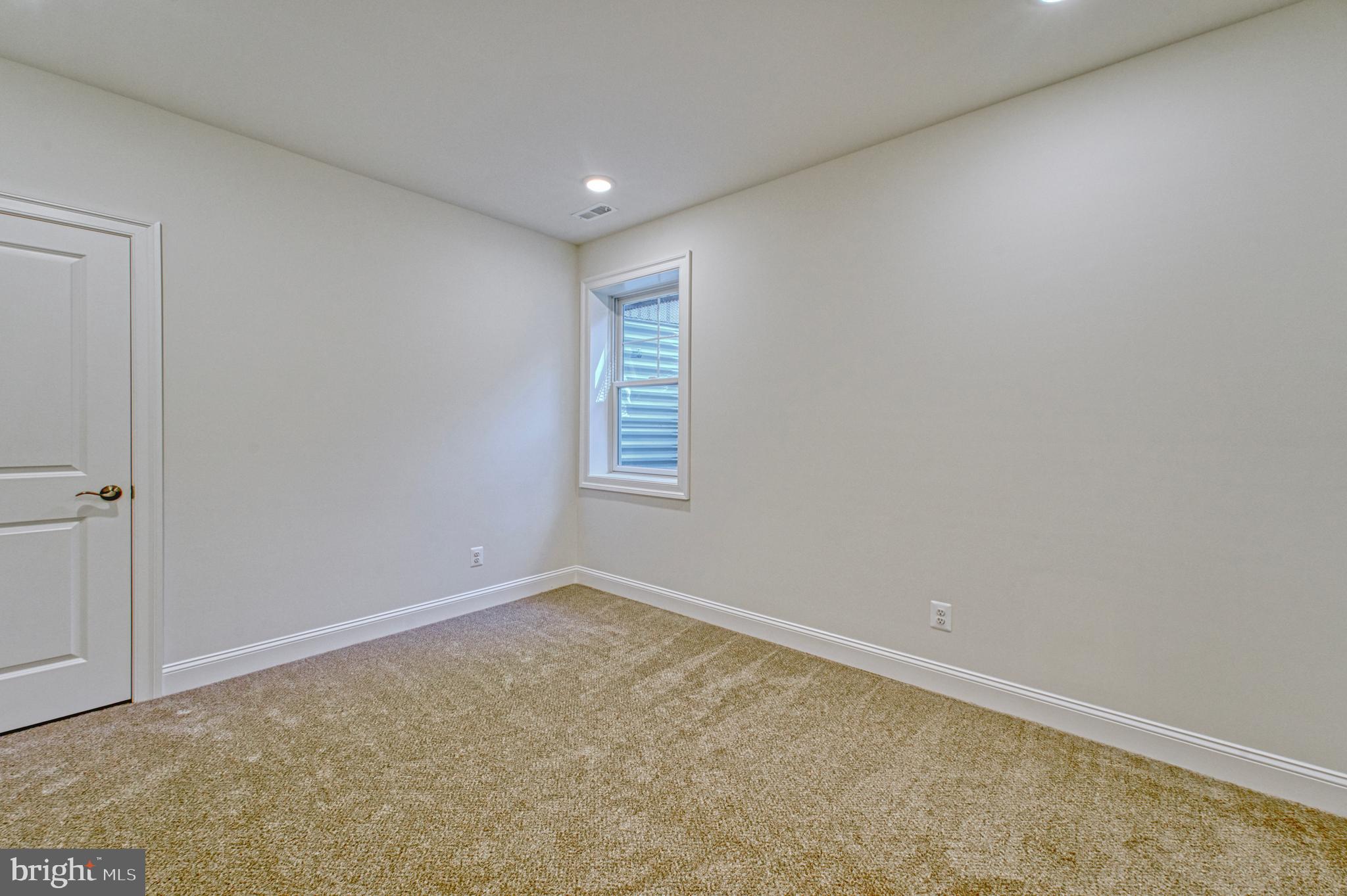 VICTORIA WOODS - Residential