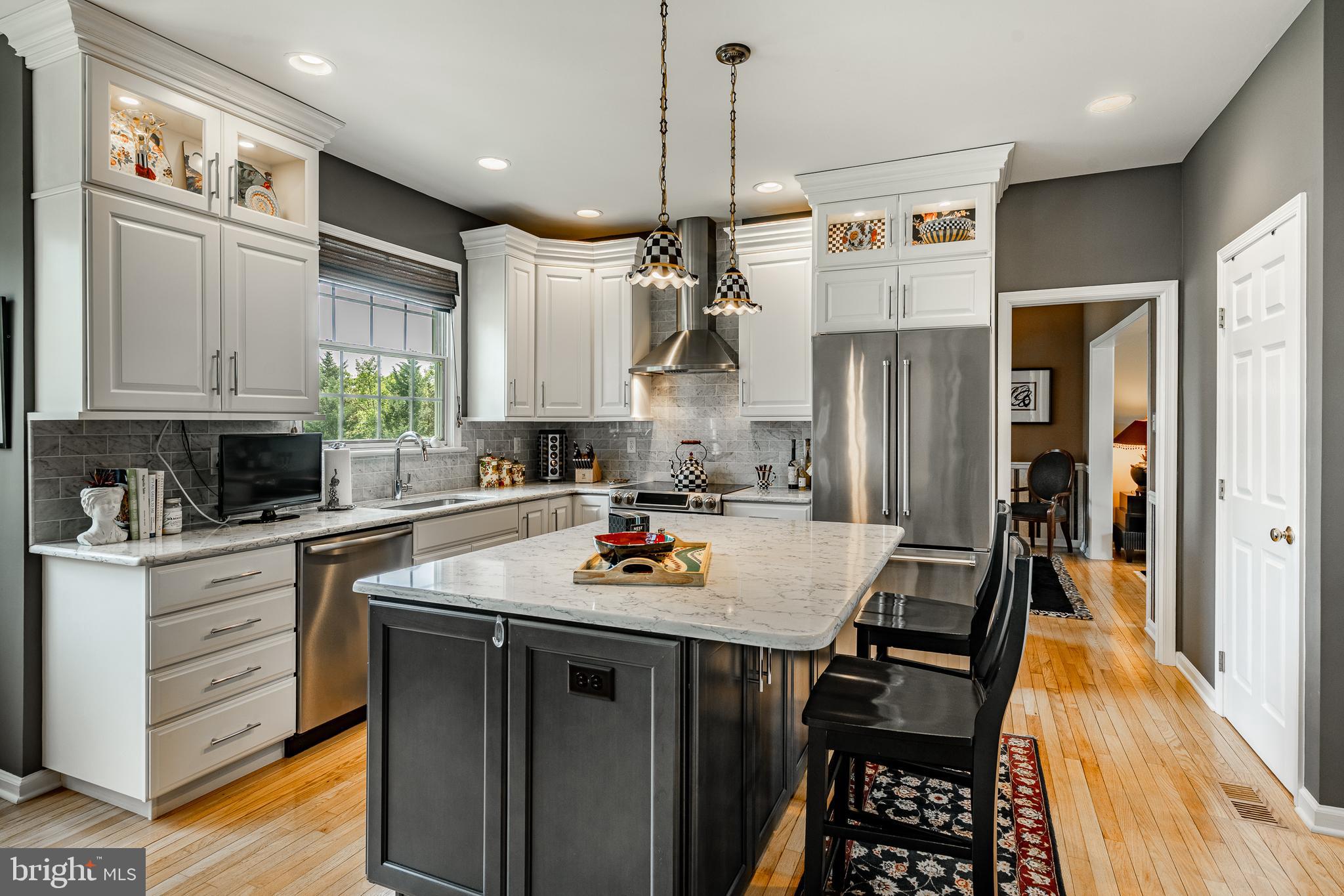 NOBLE OAKS - Residential