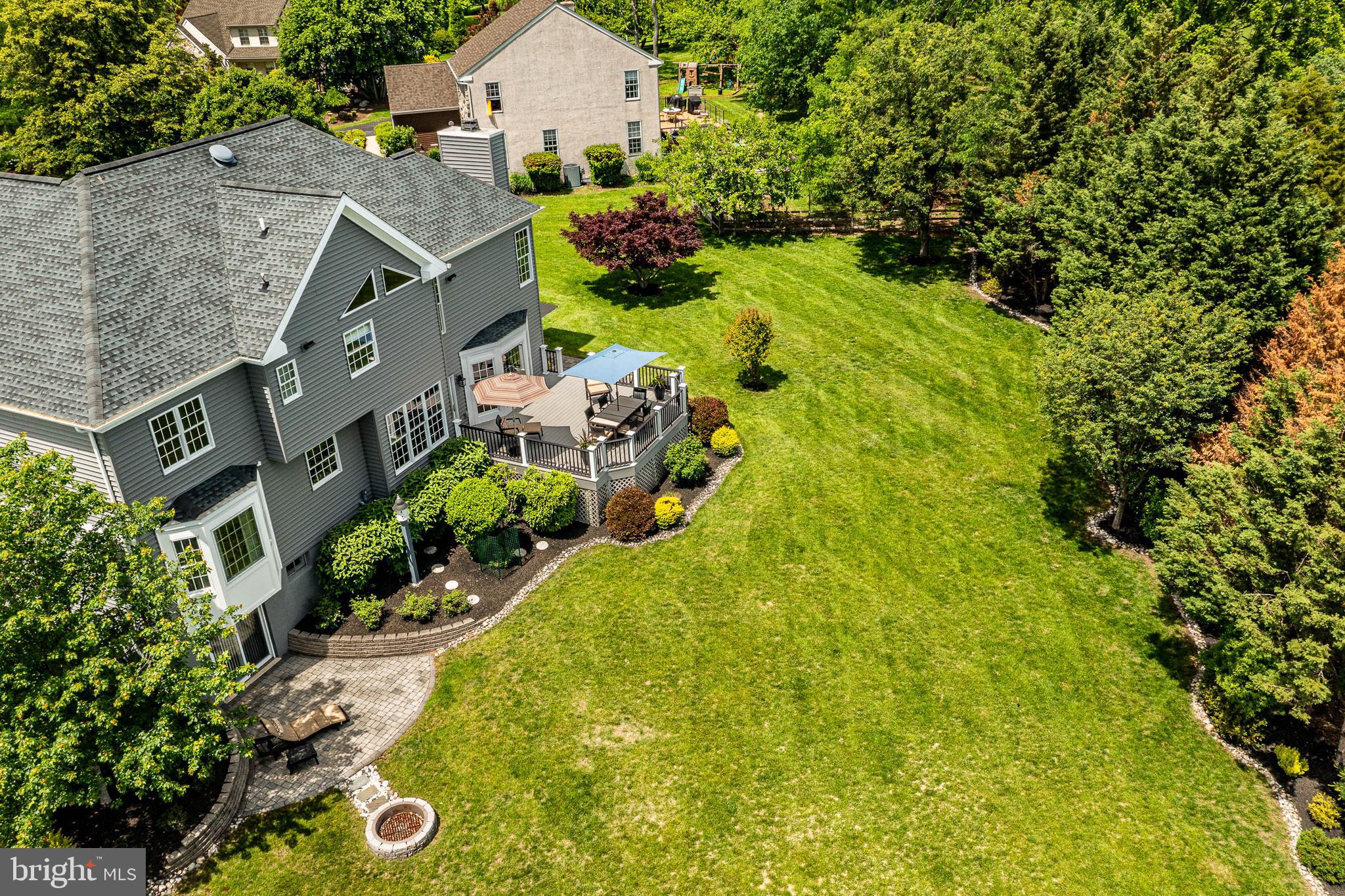 NOBLE OAKS - Residential