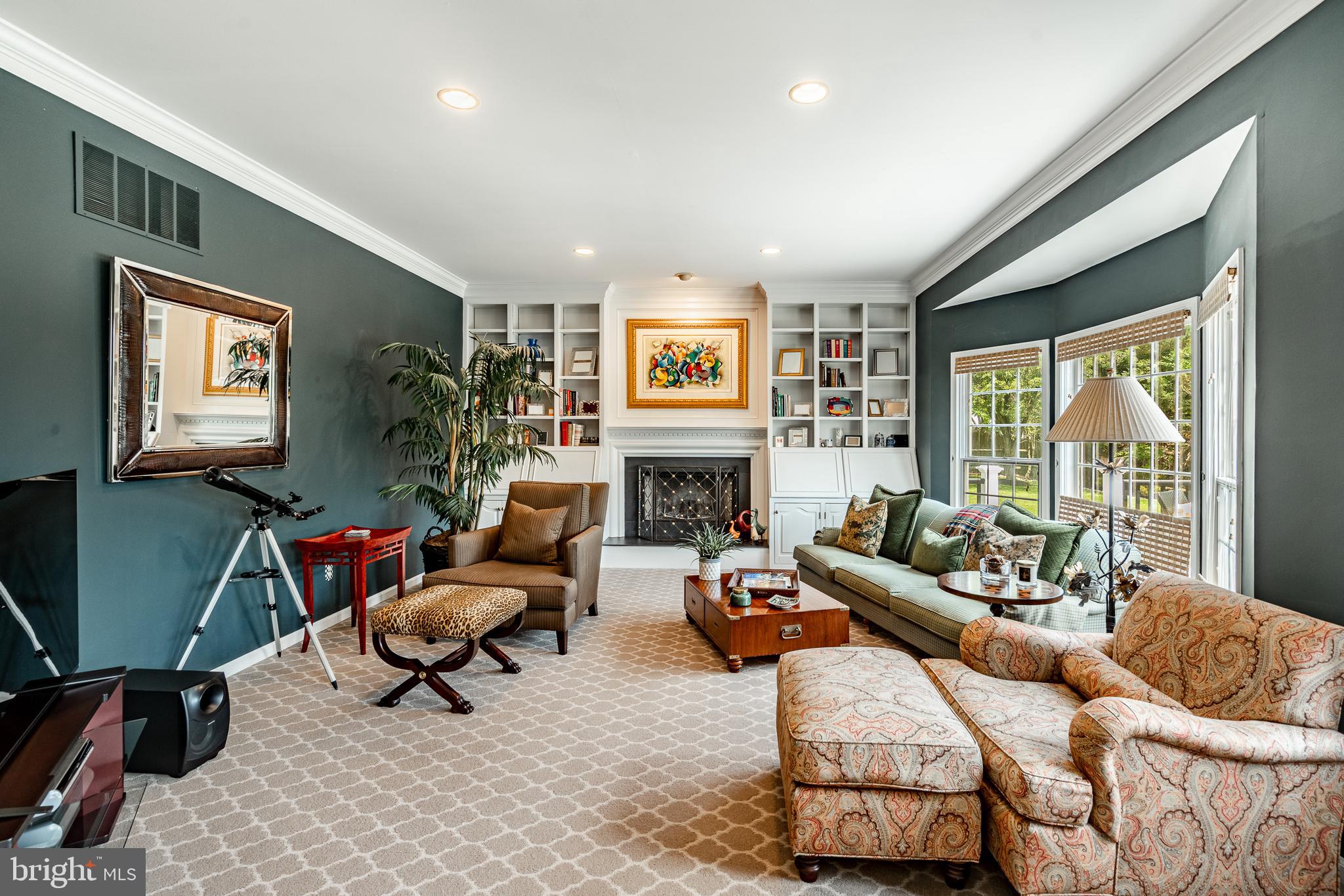 NOBLE OAKS - Residential