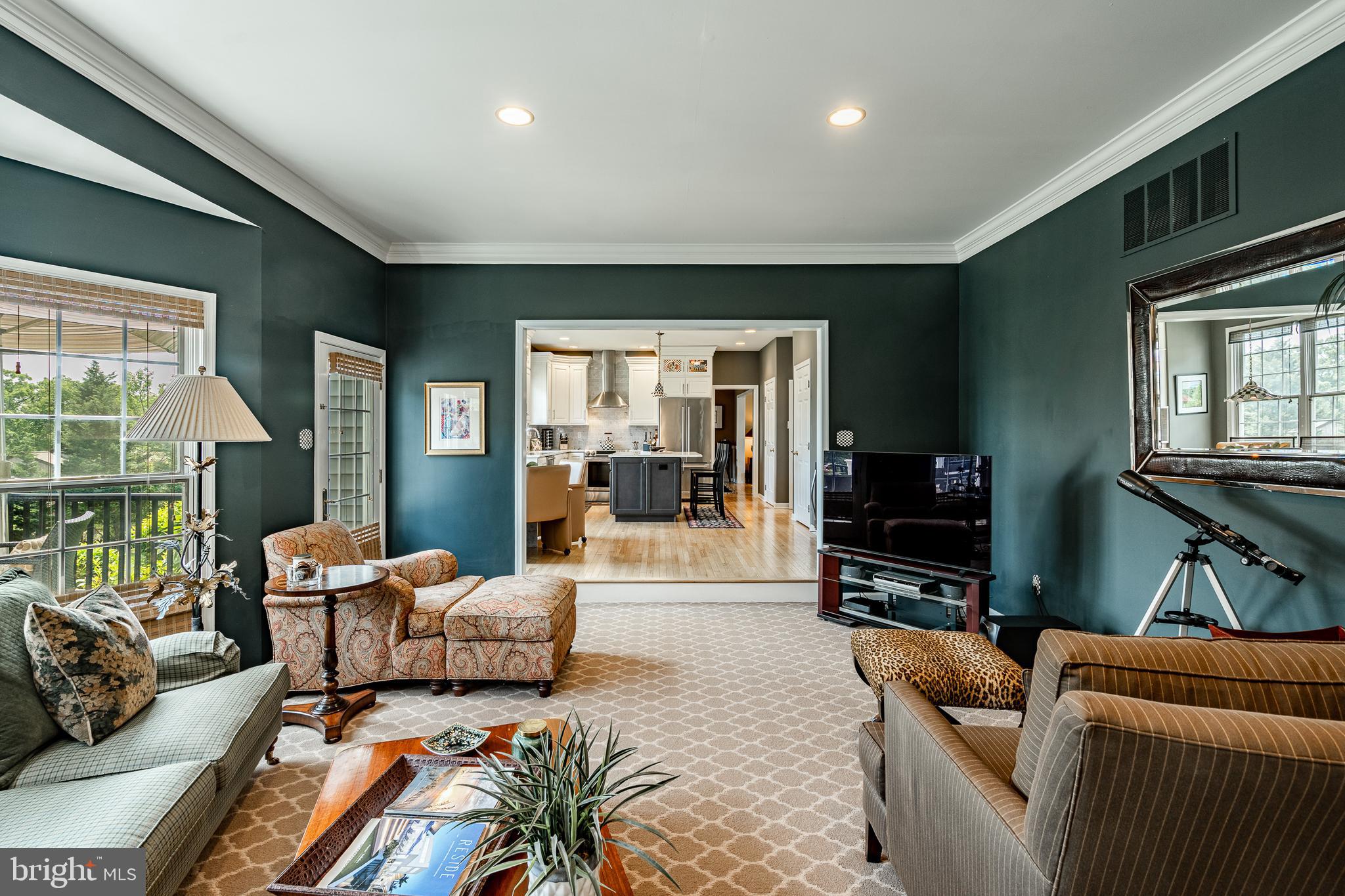 NOBLE OAKS - Residential