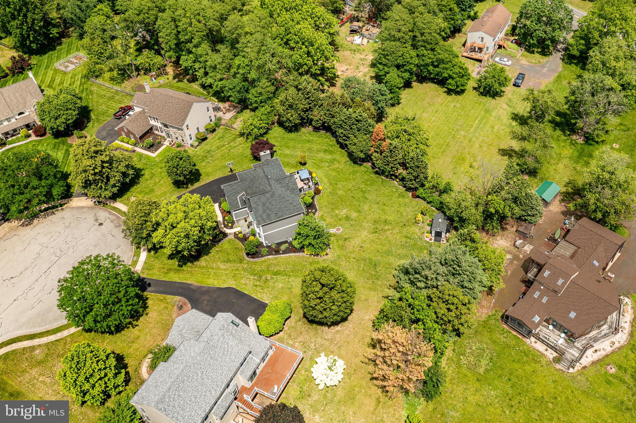 NOBLE OAKS - Residential