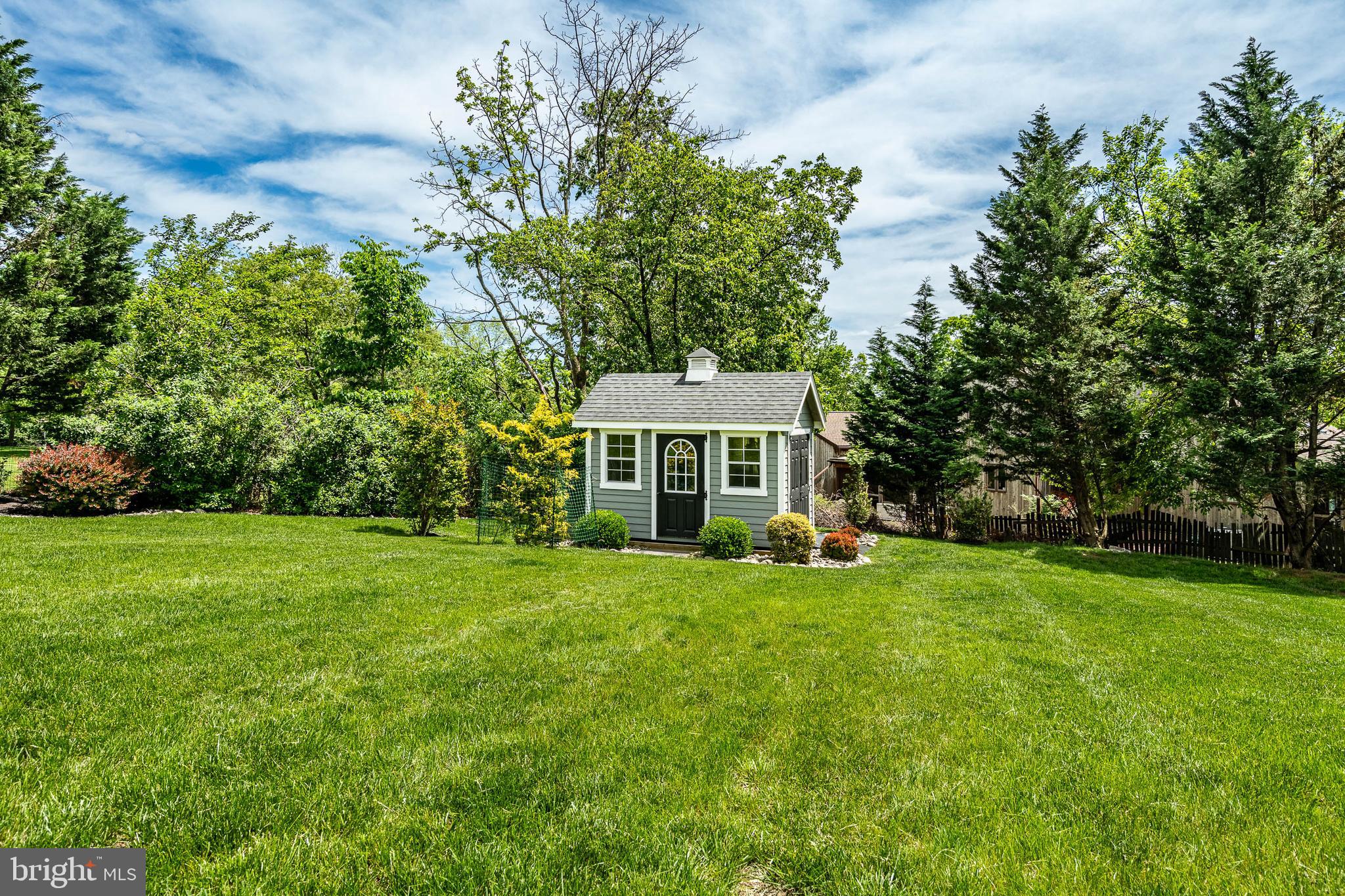 NOBLE OAKS - Residential