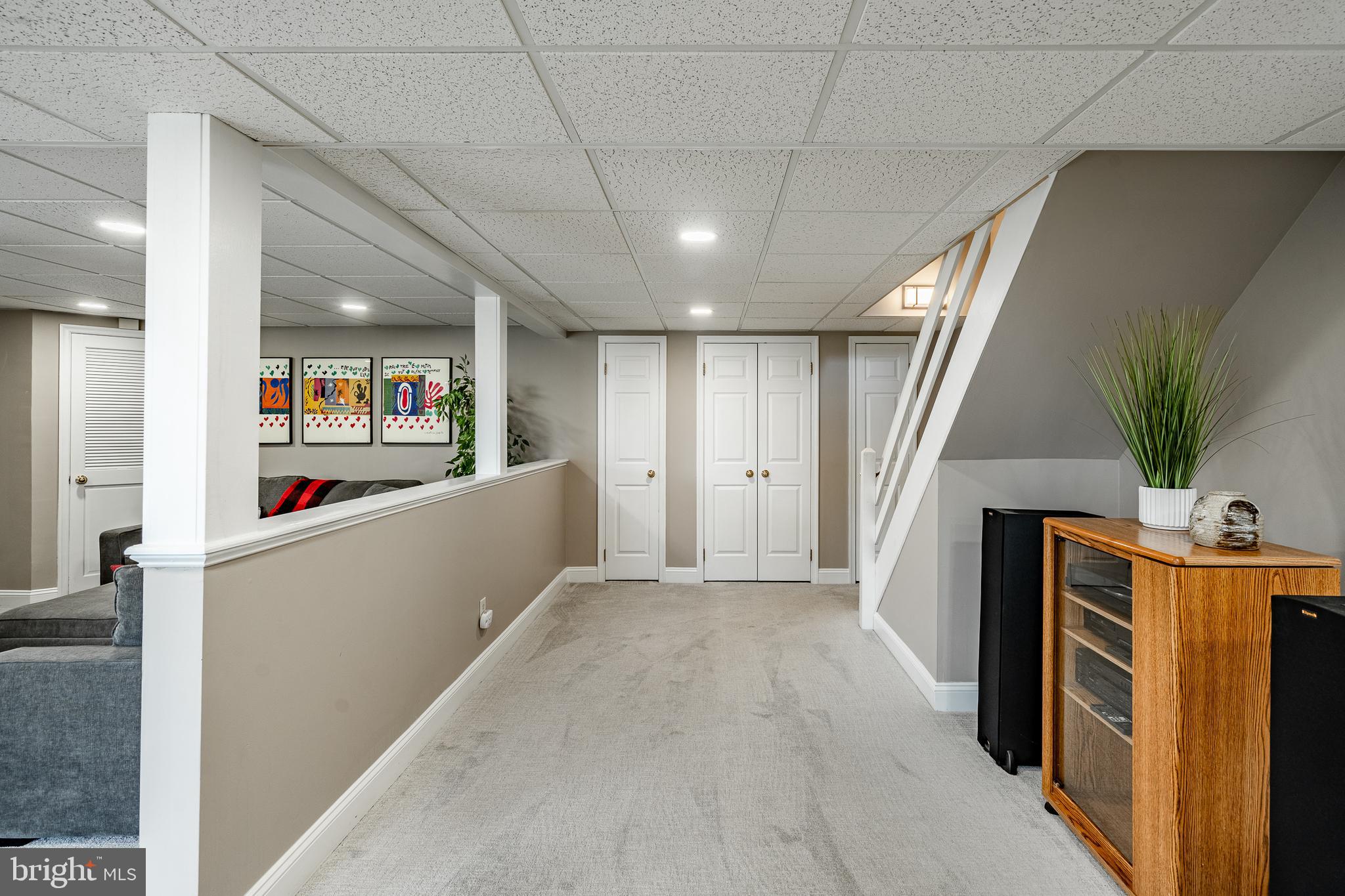 NOBLE OAKS - Residential