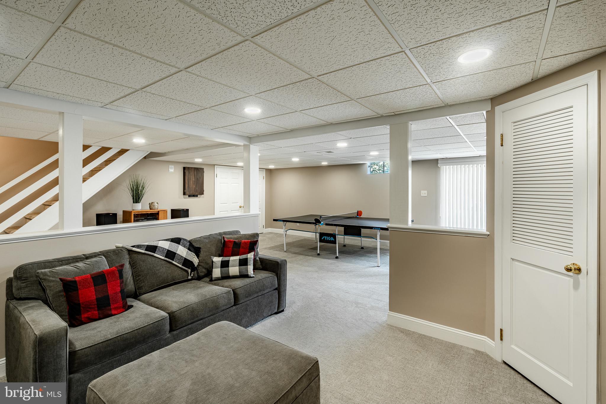 NOBLE OAKS - Residential