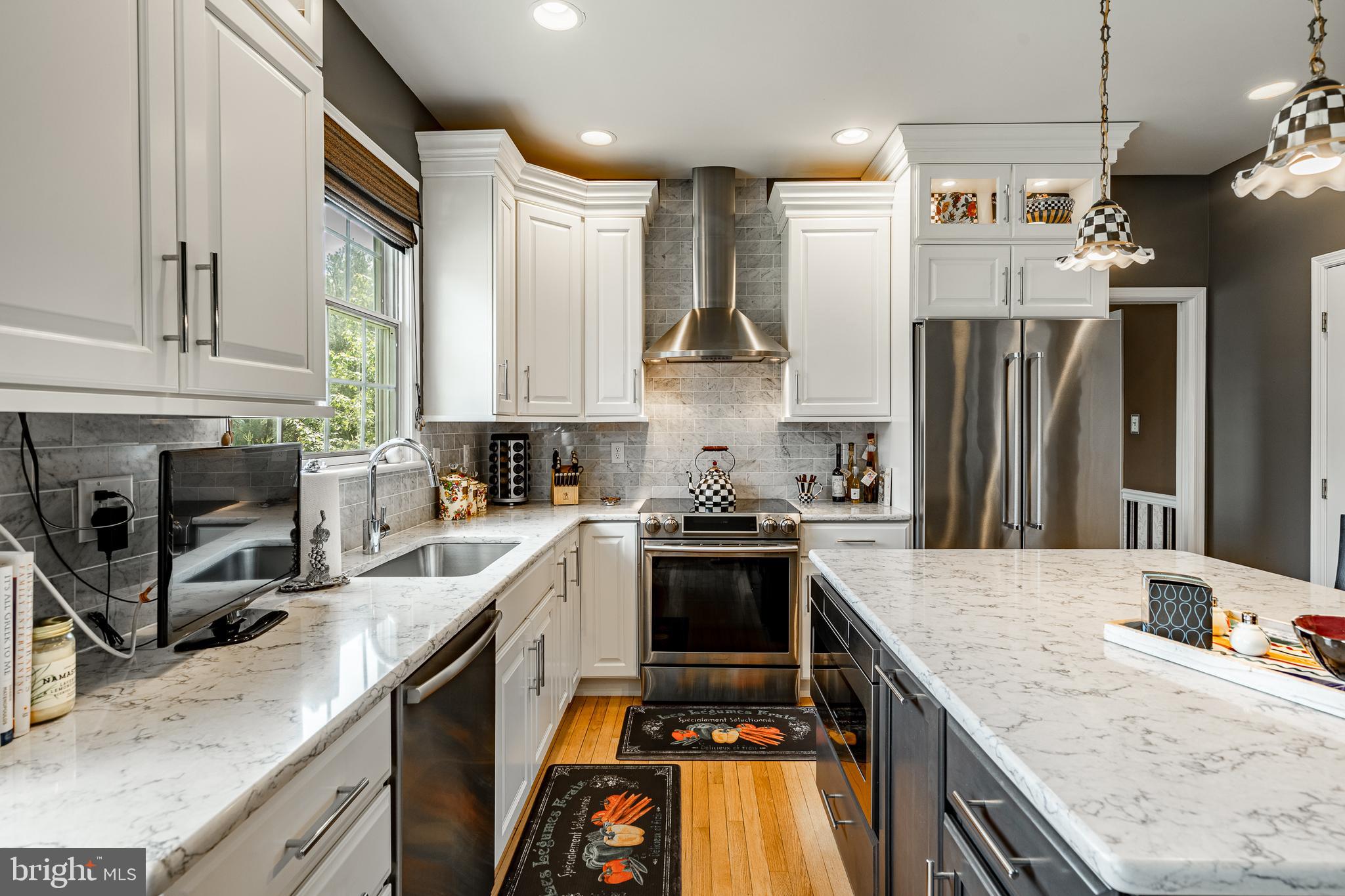 NOBLE OAKS - Residential