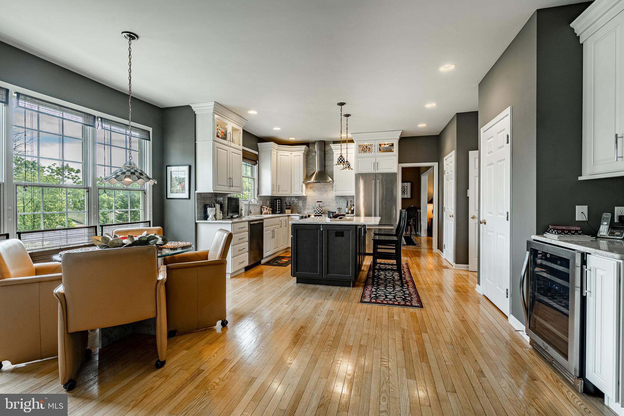 NOBLE OAKS - Residential