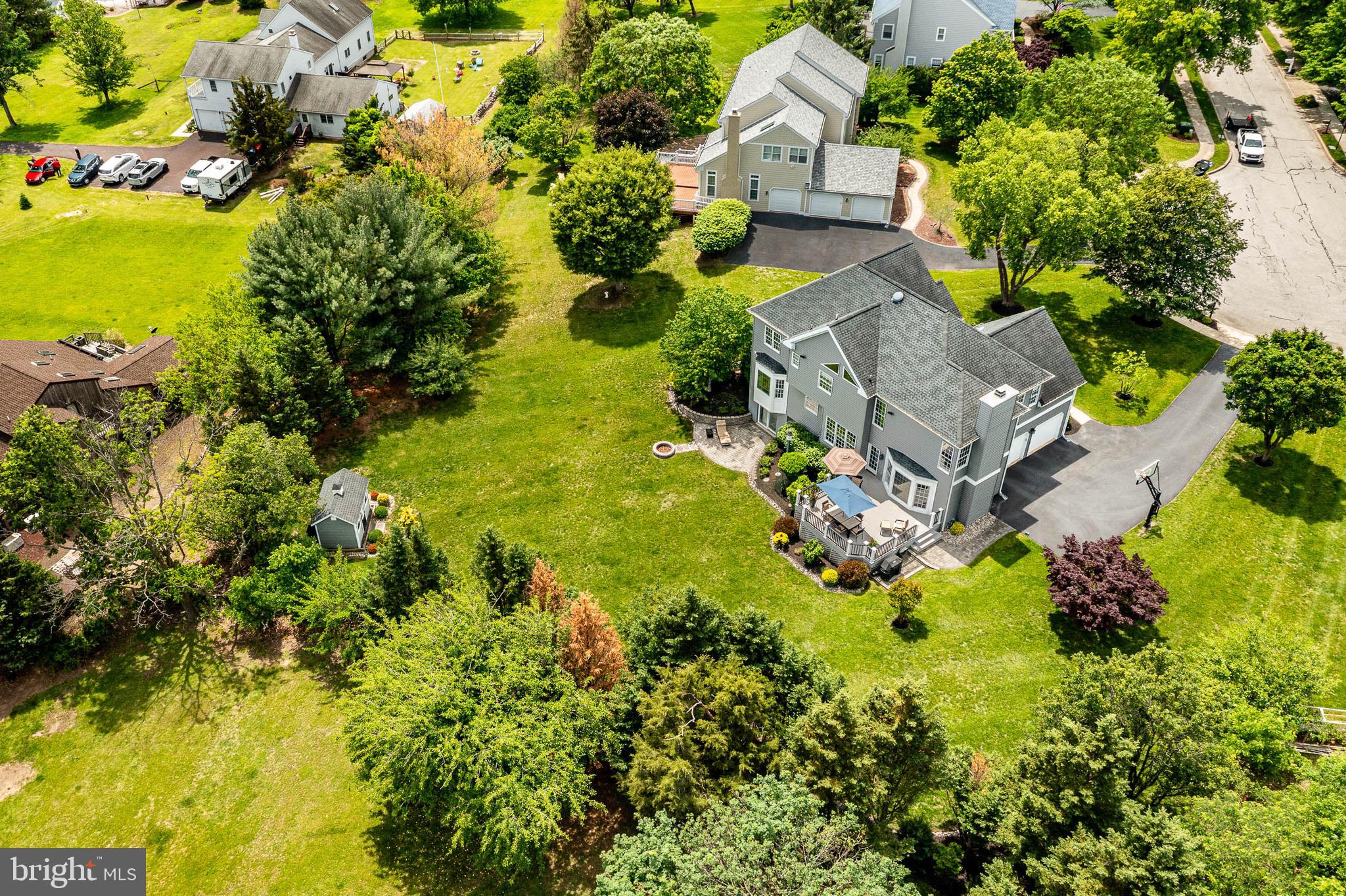 NOBLE OAKS - Residential