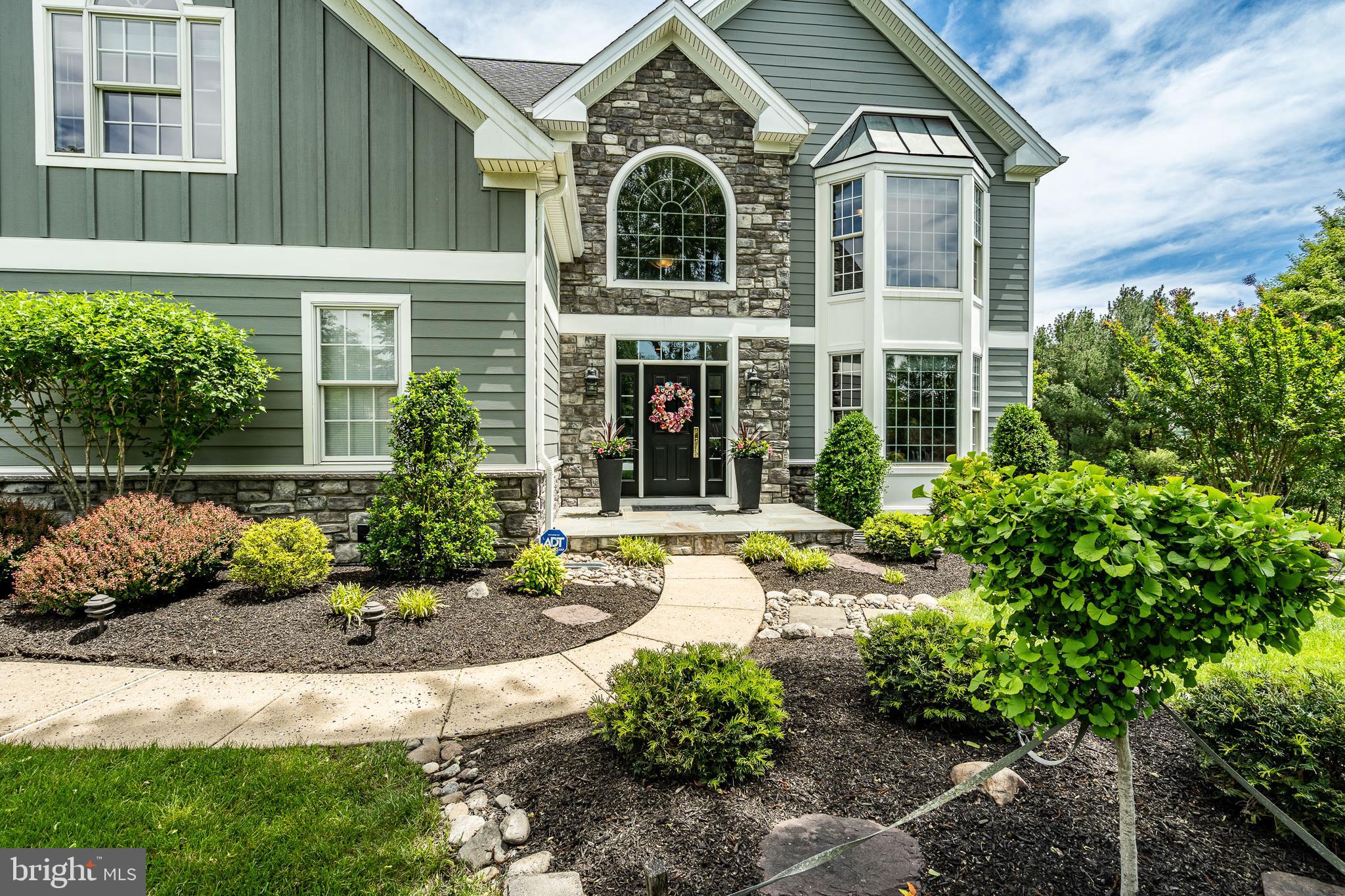 NOBLE OAKS - Residential