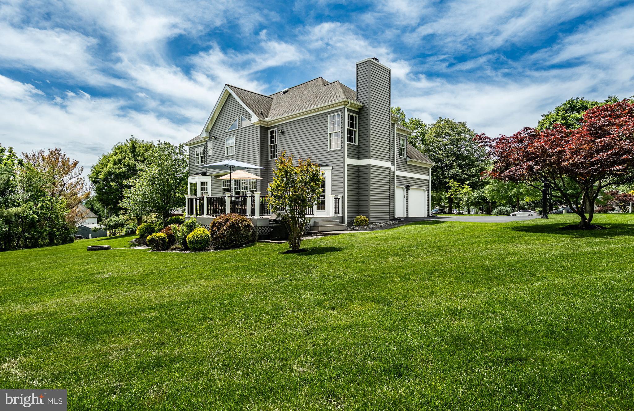 NOBLE OAKS - Residential