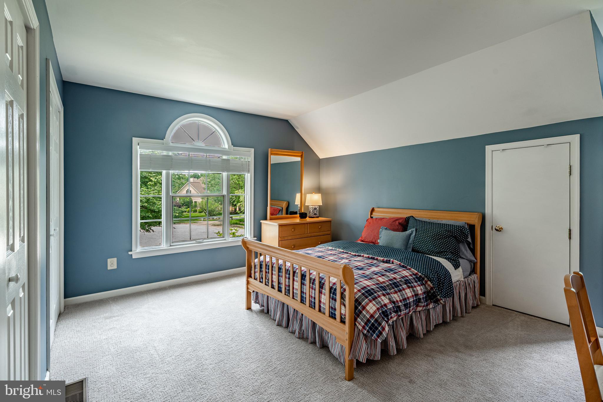 NOBLE OAKS - Residential