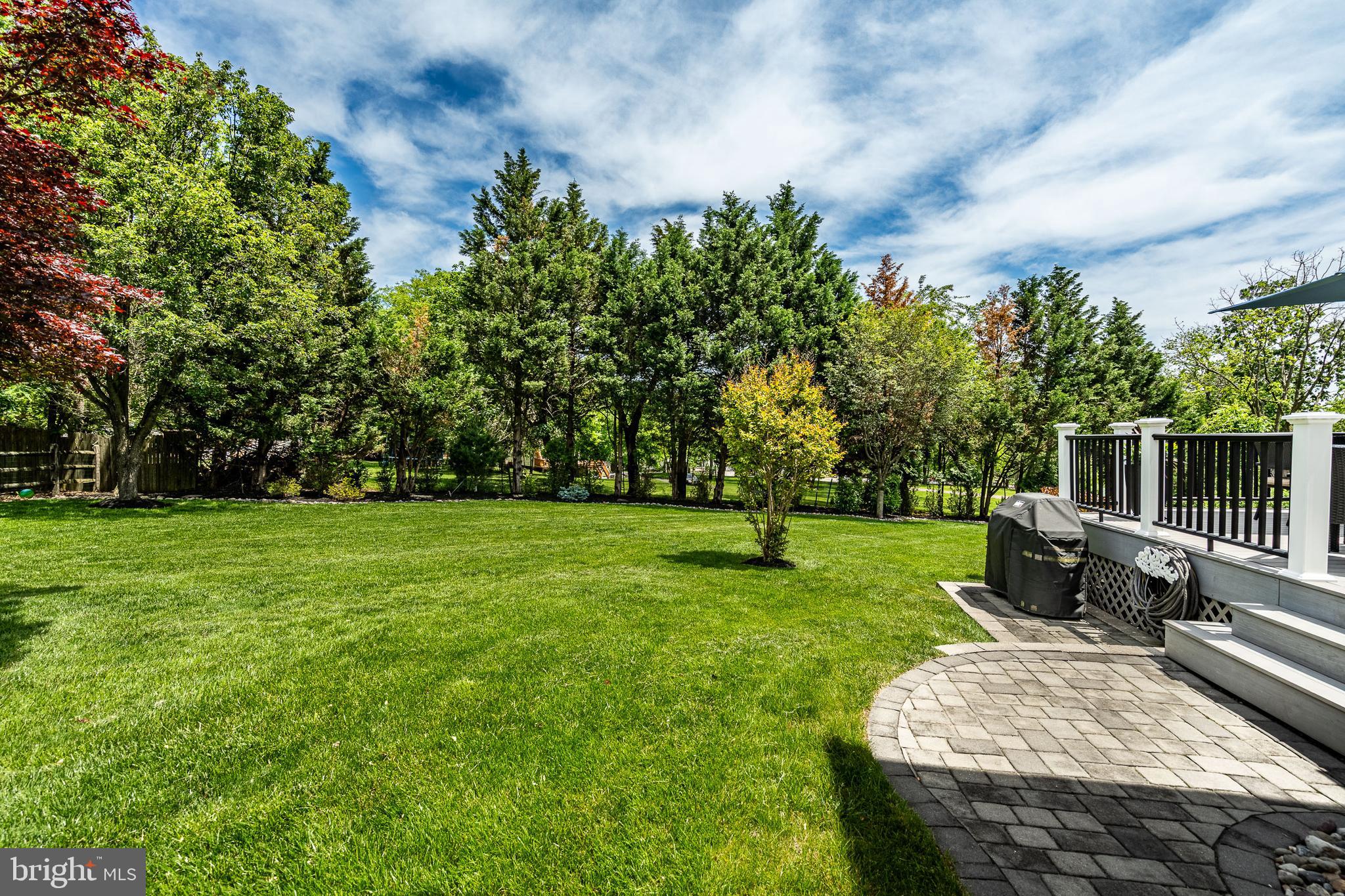 NOBLE OAKS - Residential