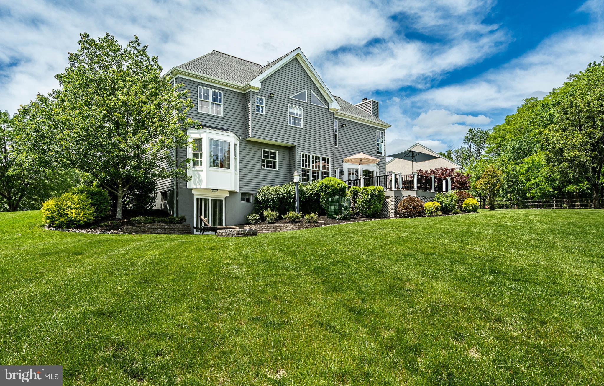 NOBLE OAKS - Residential