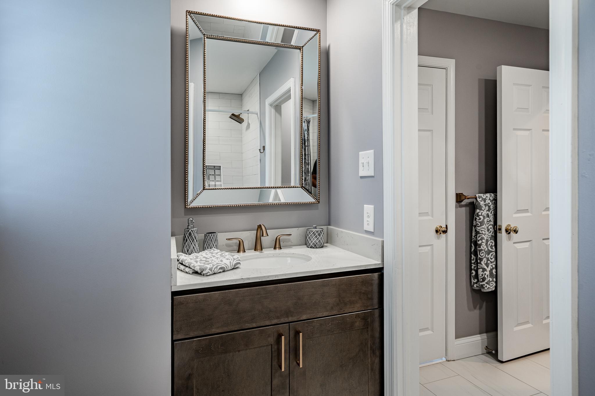 NOBLE OAKS - Residential