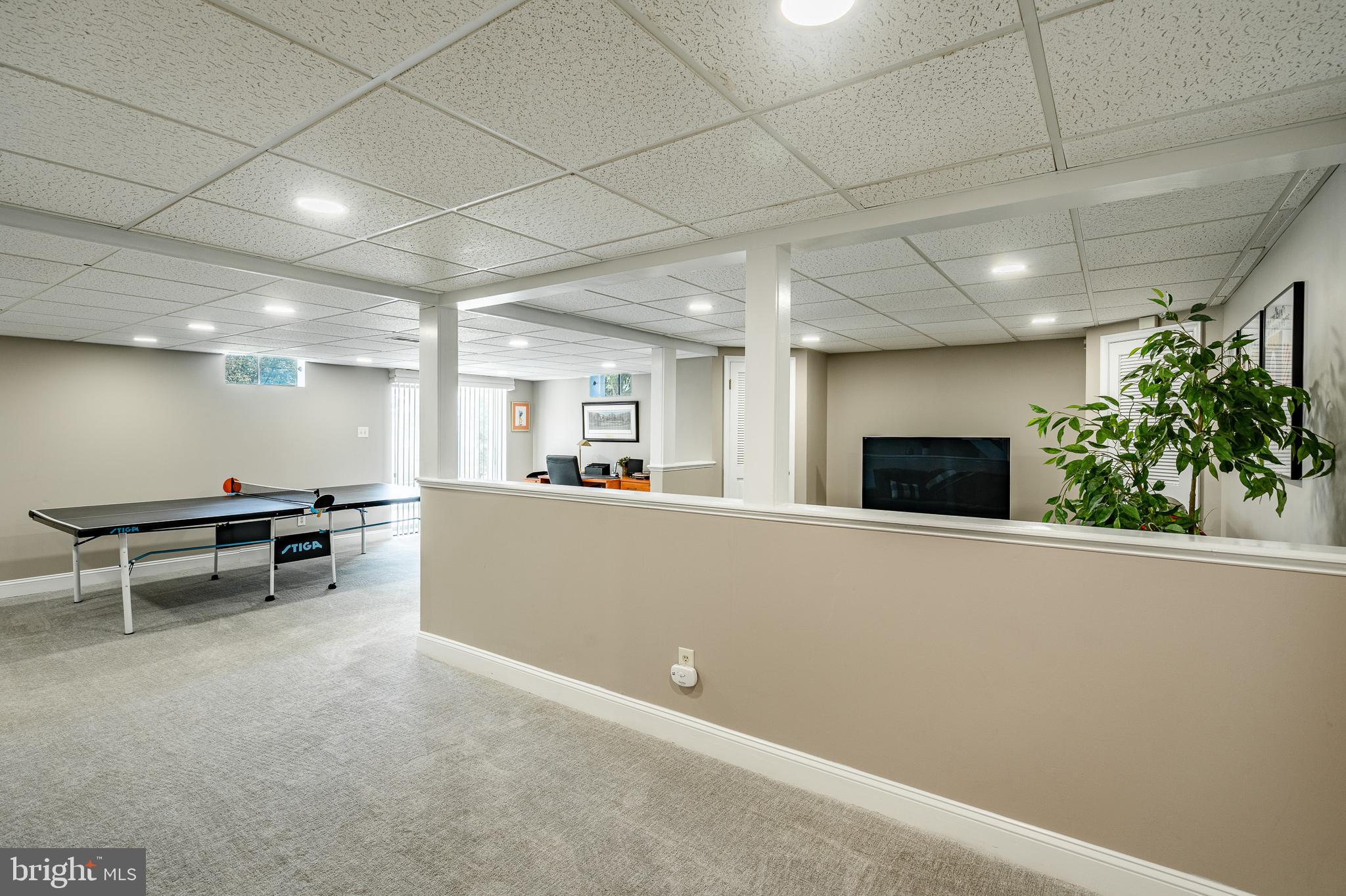 NOBLE OAKS - Residential