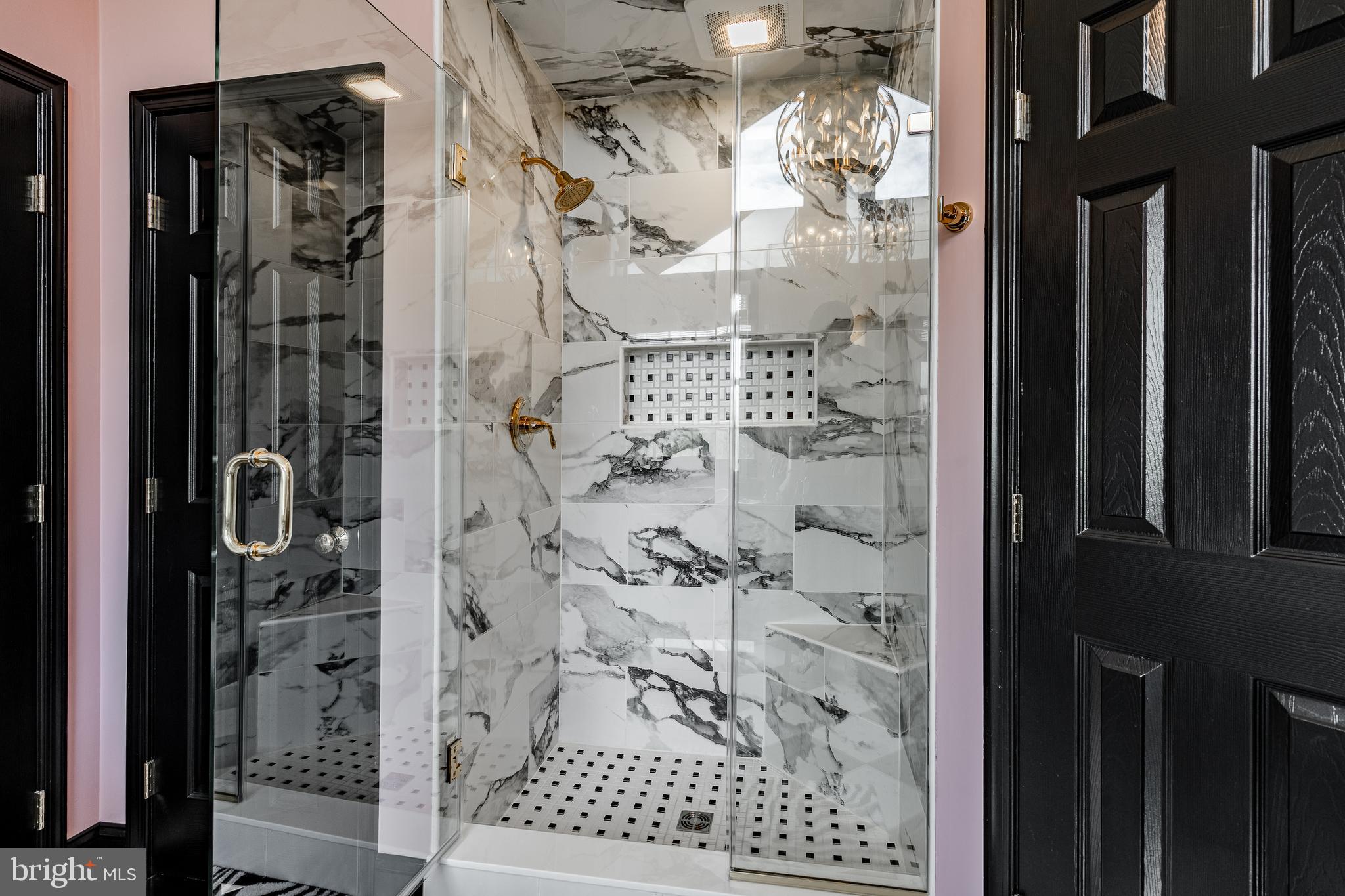 NOBLE OAKS - Residential