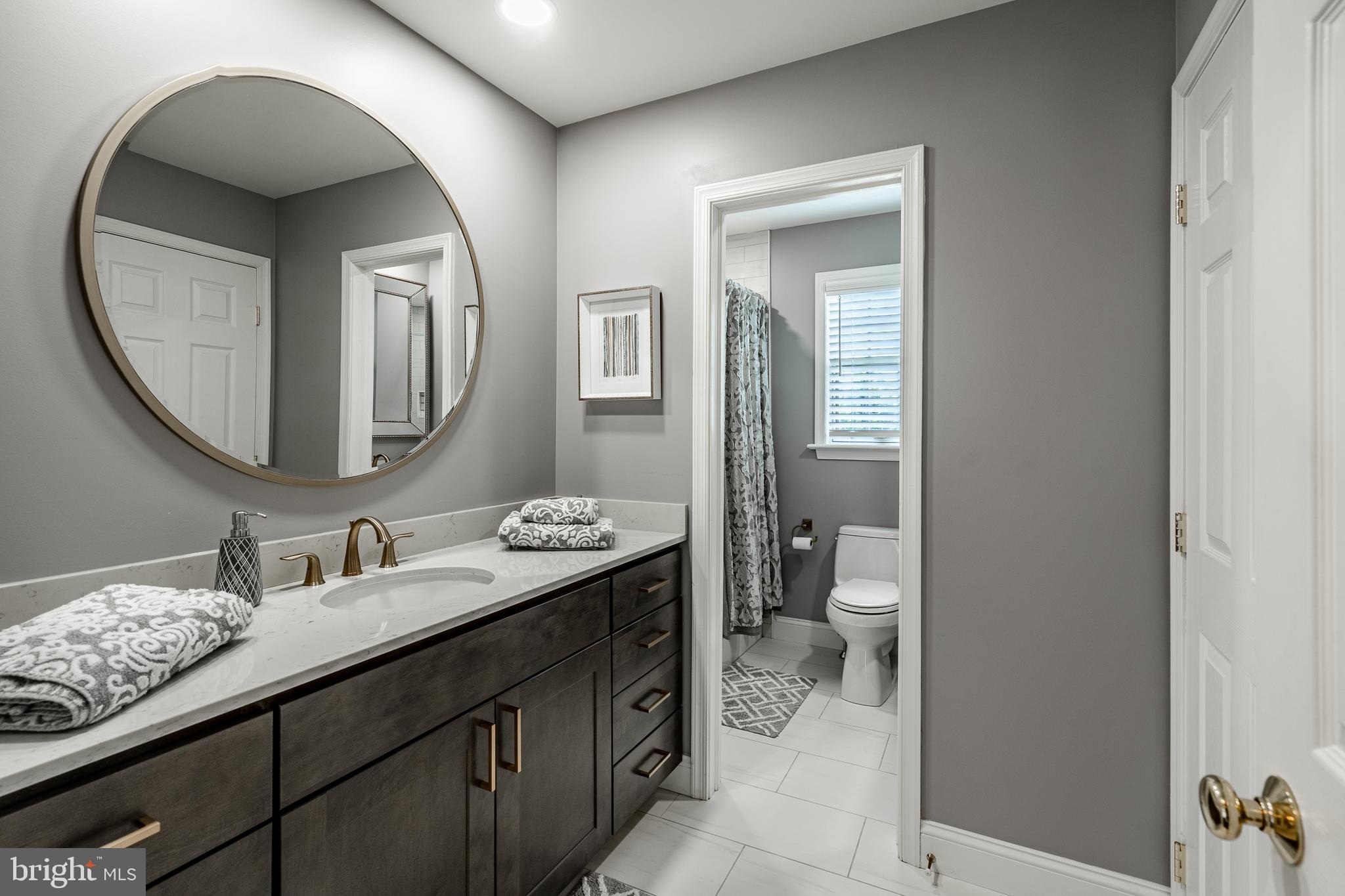 NOBLE OAKS - Residential