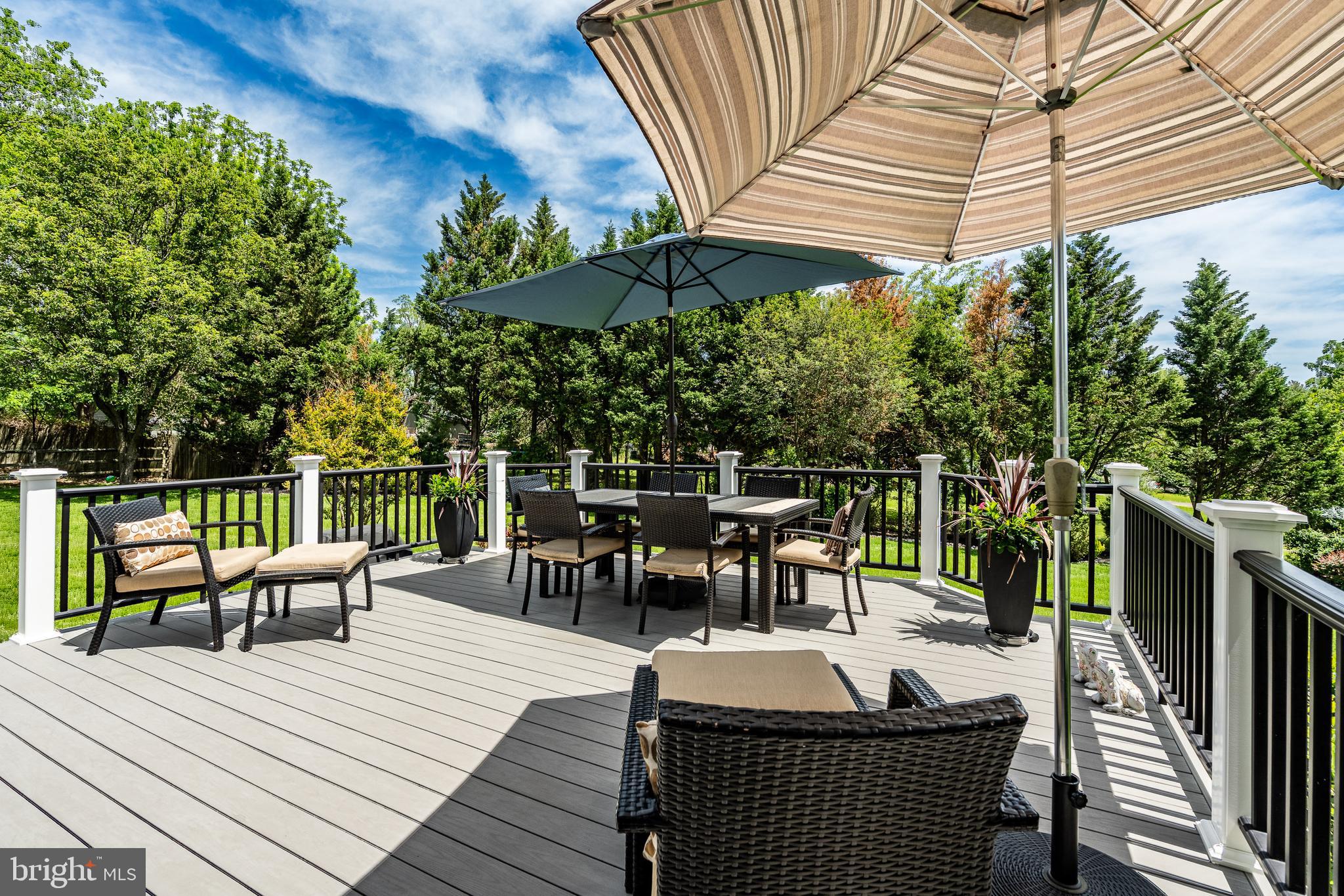 NOBLE OAKS - Residential