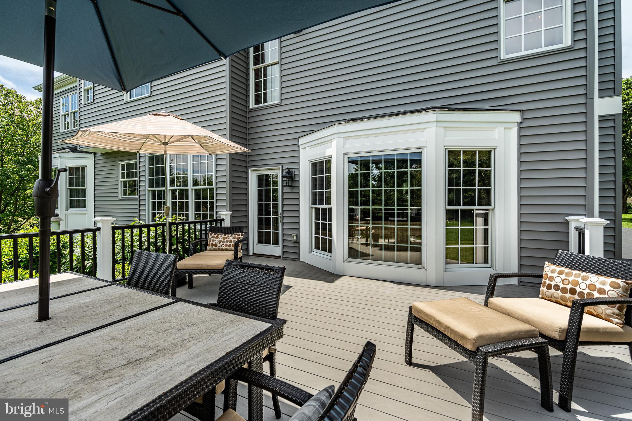 NOBLE OAKS - Residential