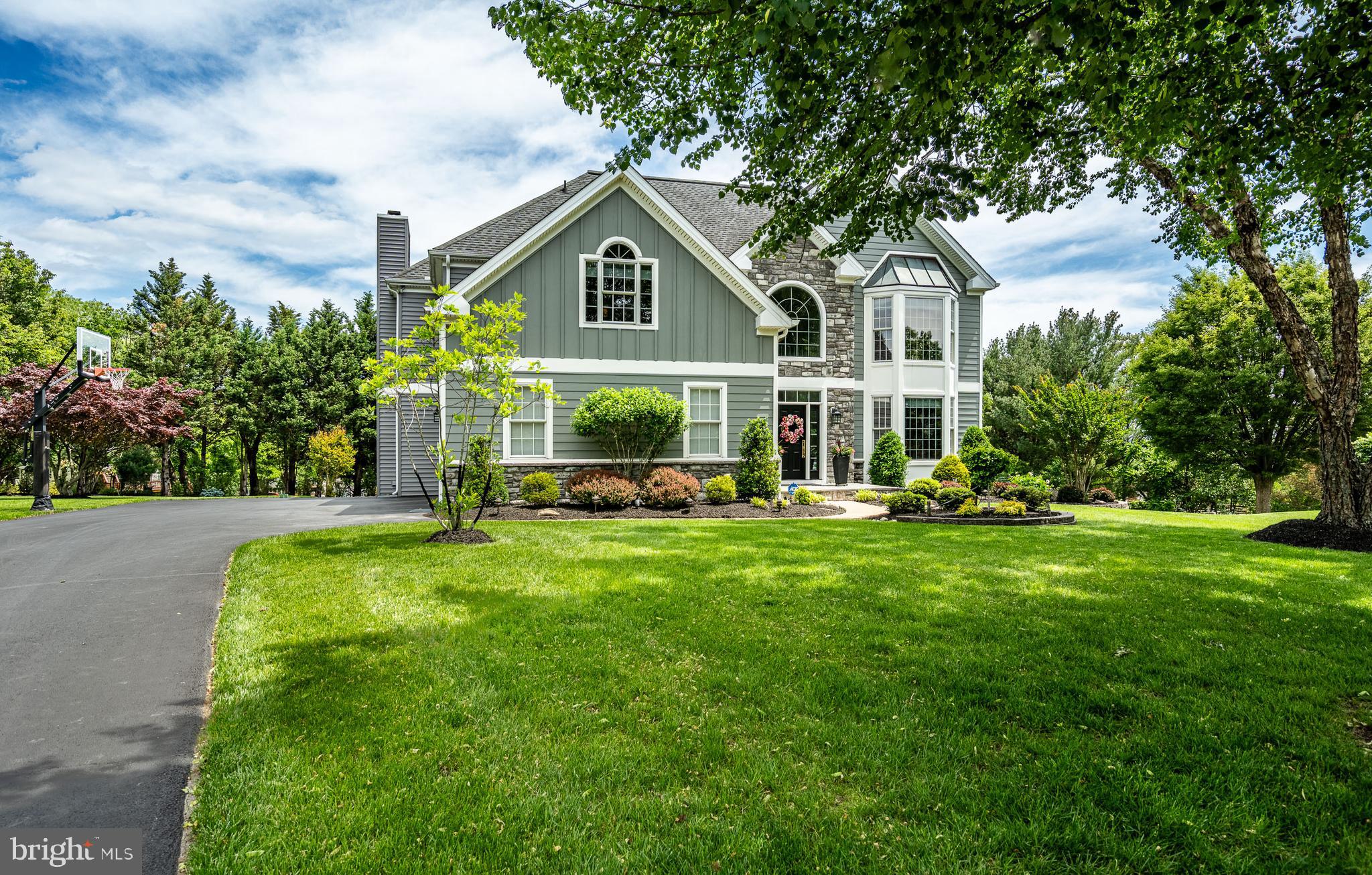 NOBLE OAKS - Residential