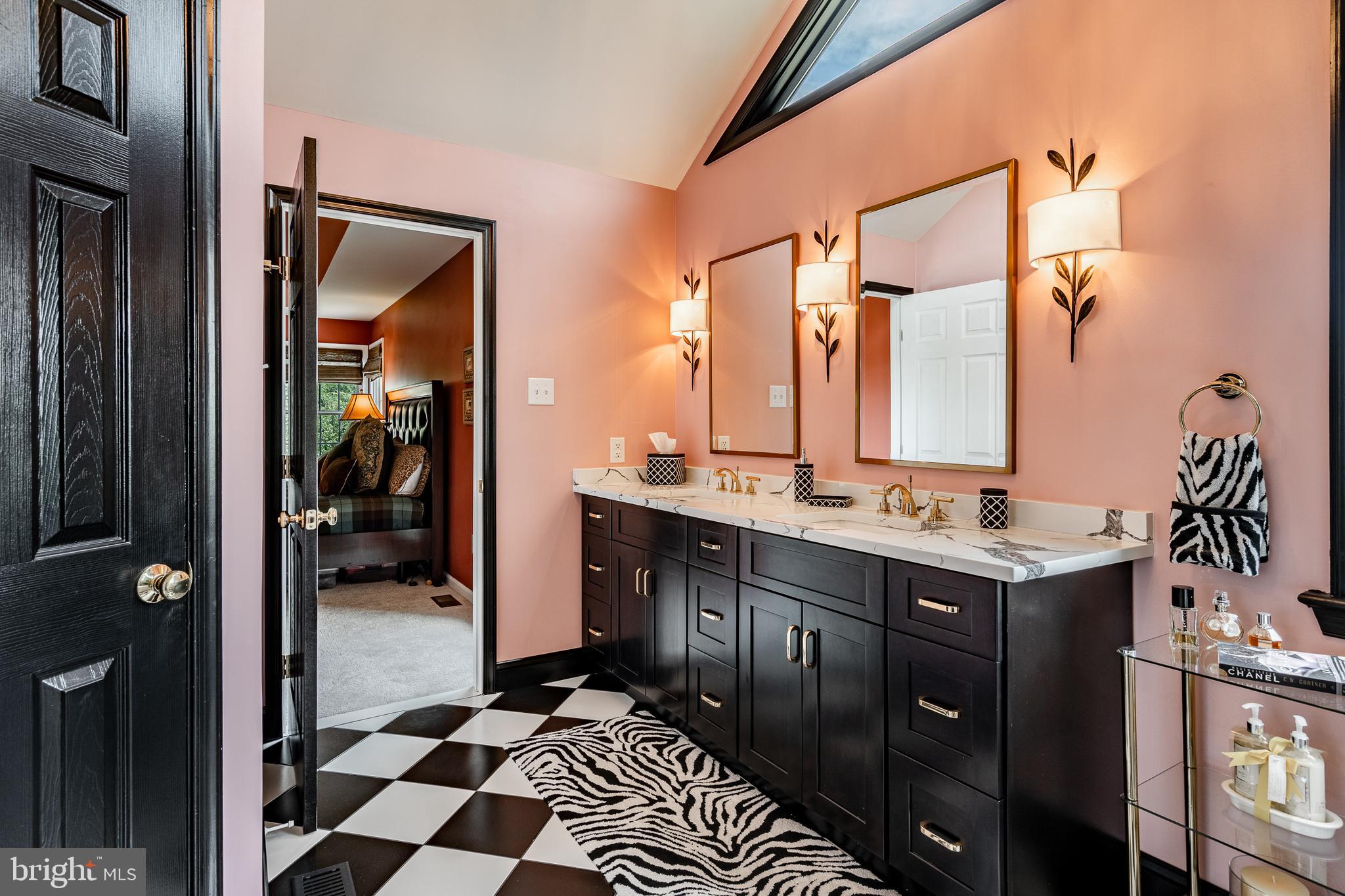 NOBLE OAKS - Residential