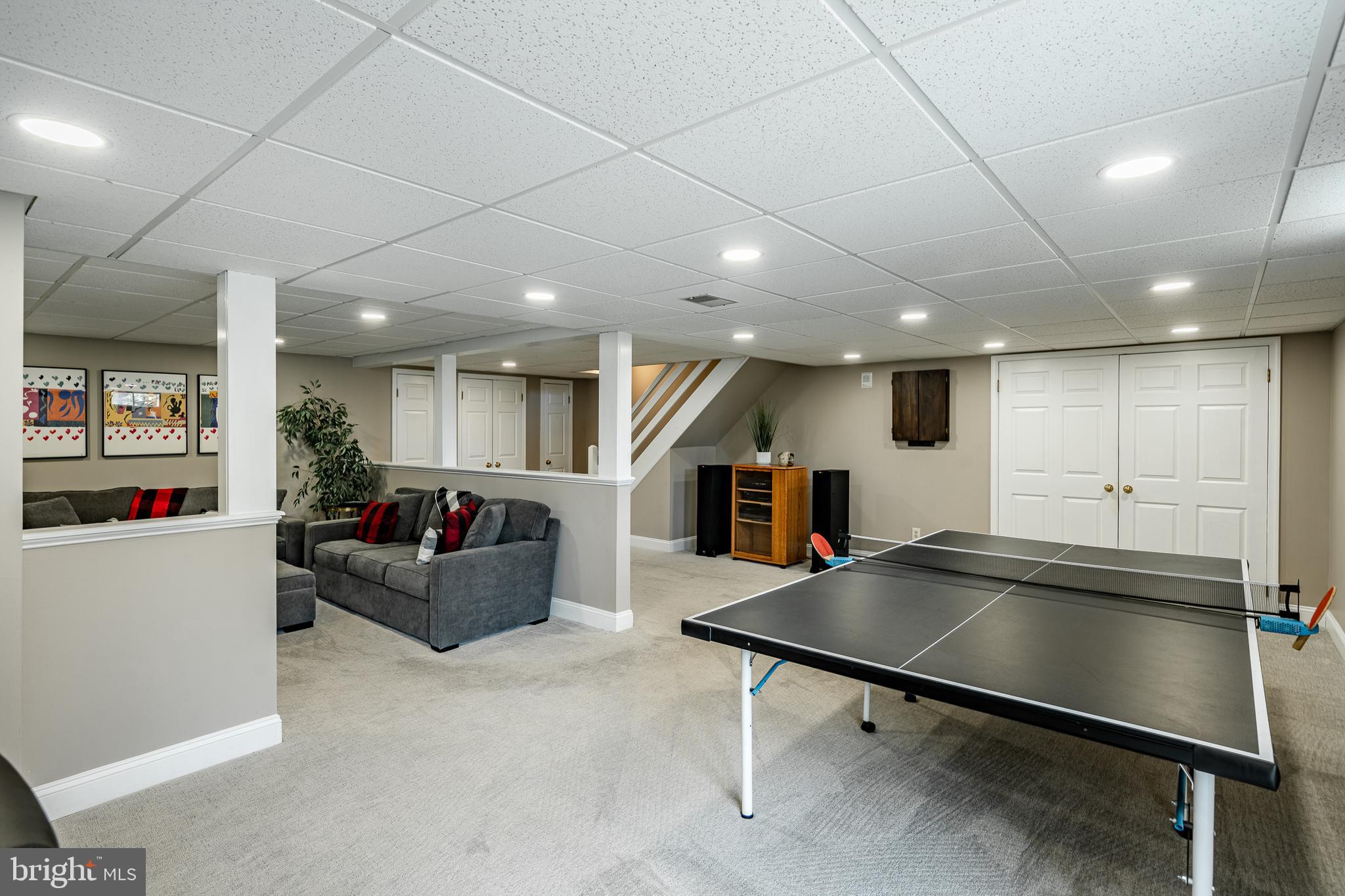 NOBLE OAKS - Residential