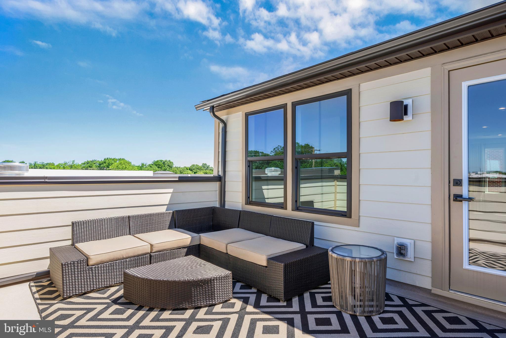 SOUTHLAKE - Residential