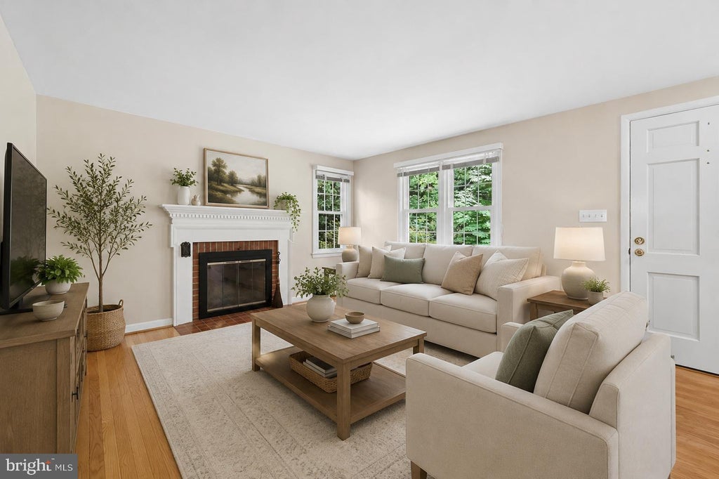 Photo of 124 Chestnut Avenue, WASHINGTON GROVE, MD 20880 (MLS # MDMC2242314)