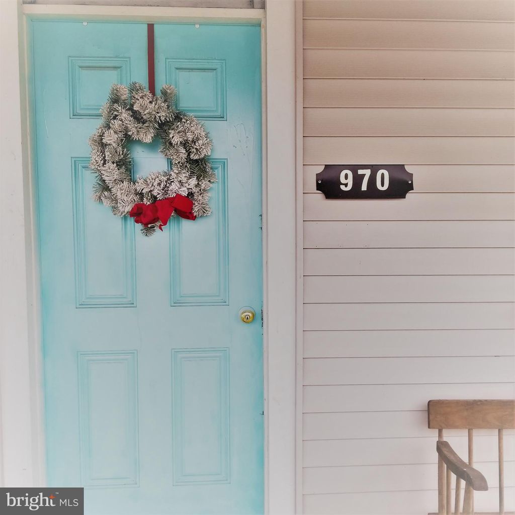 Photo of 970 W MAIN ST, NEW HOLLAND, PA 17557 (MLS # PALA2029738)