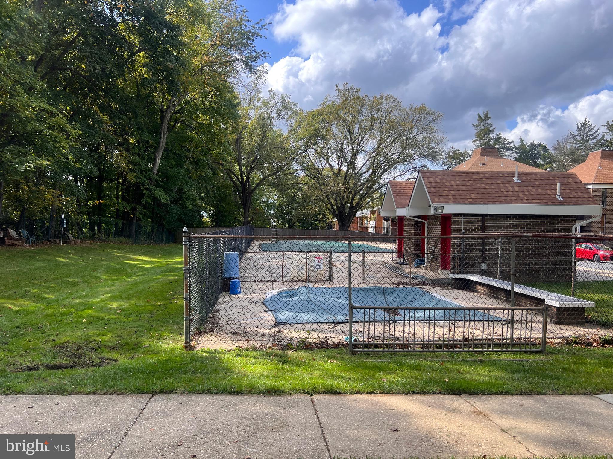 WESTCHESTER WEST - Residential