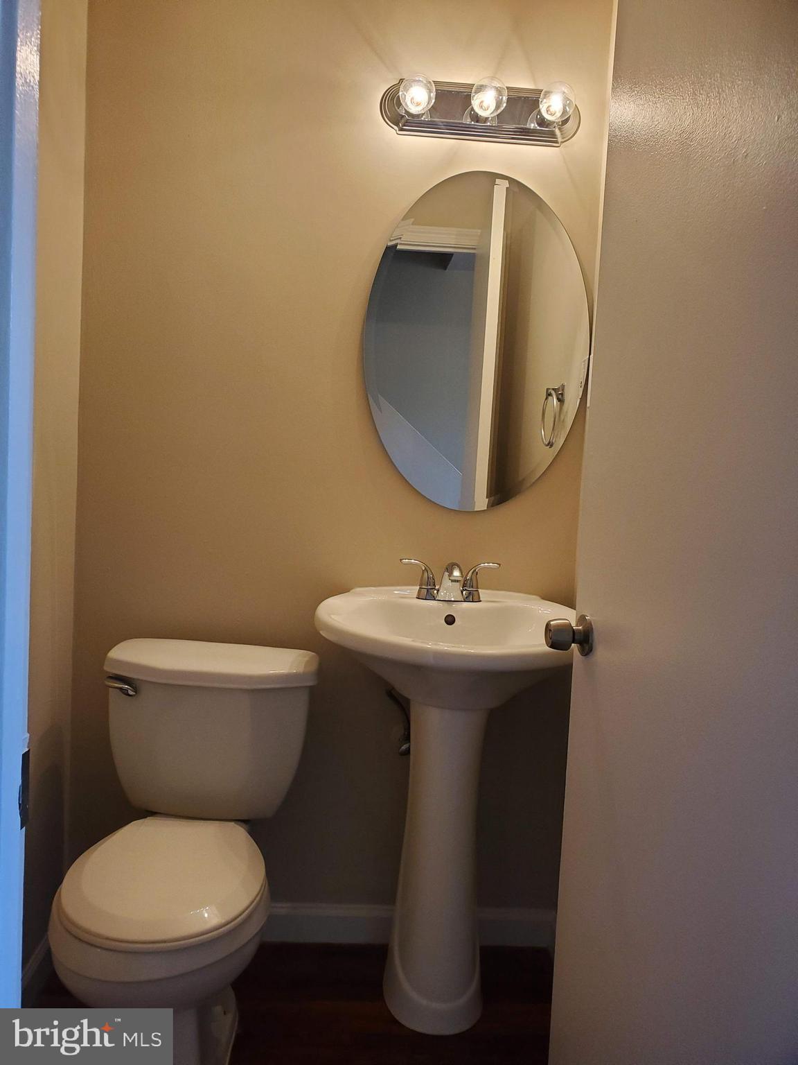 MONIKA COURTS - Residential Lease